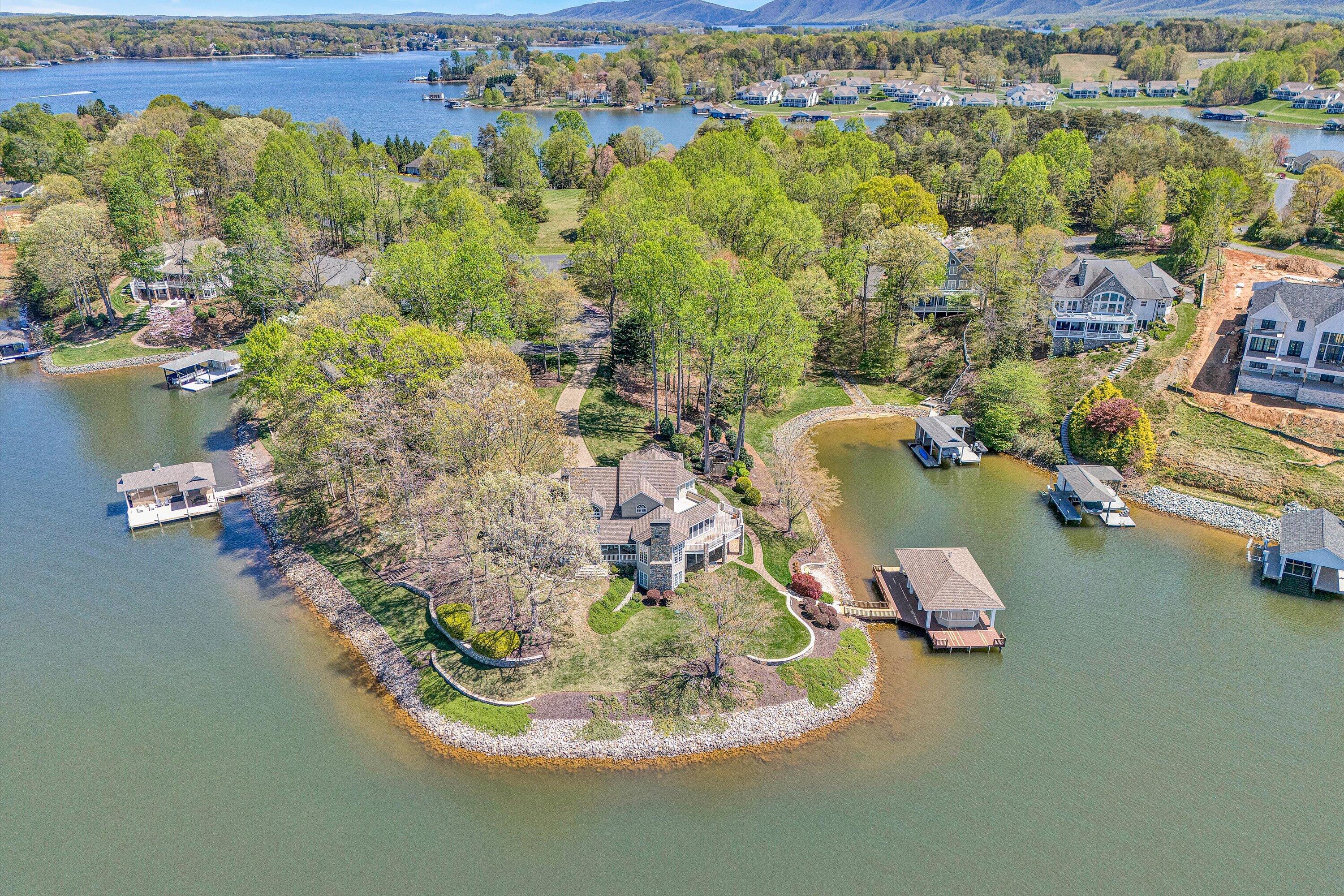 Union Hall, Virginia 24176, United States, 4 Bedrooms Bedrooms, ,4 BathroomsBathrooms,Residential,Active,111352