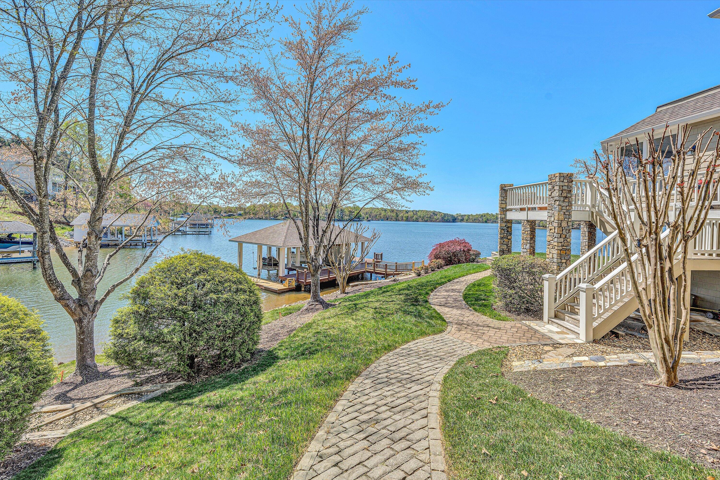 Union Hall, Virginia 24176, United States, 4 Bedrooms Bedrooms, ,4 BathroomsBathrooms,Residential,Active,111352