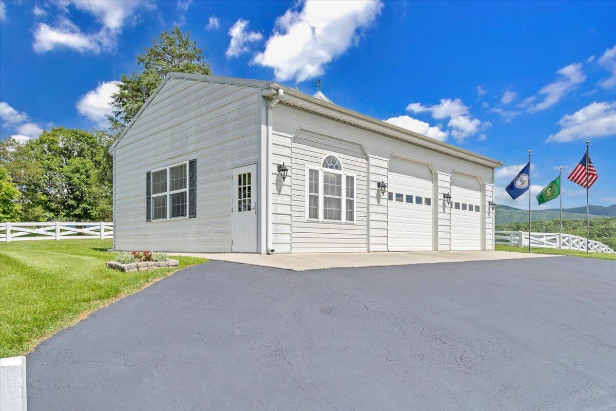 853 Hardbarger Rd, Buchanan, Virginia image 2