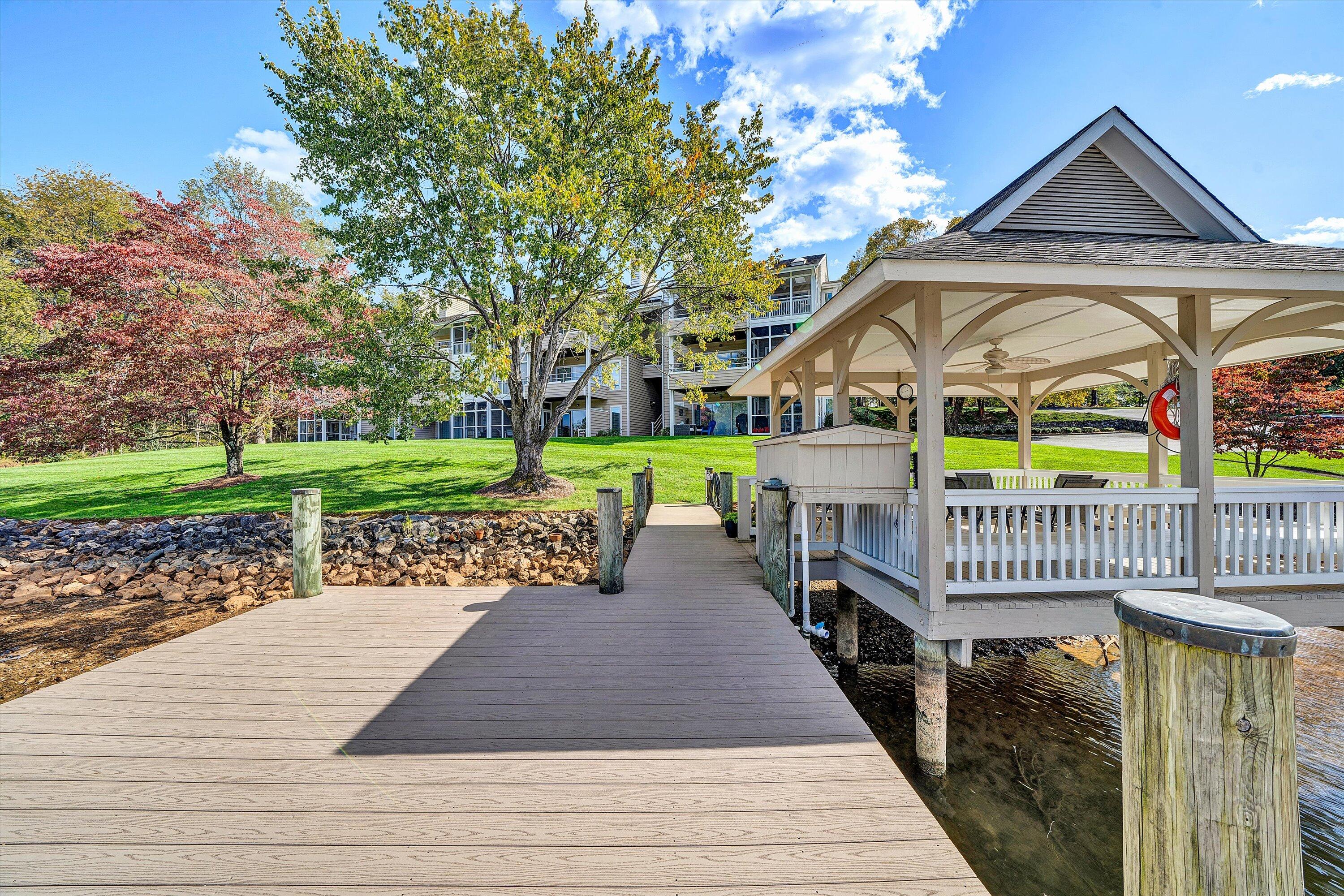 Penhook, Virginia 24137, United States, 2 Bedrooms Bedrooms, ,2 BathroomsBathrooms,Residential,Active,233136