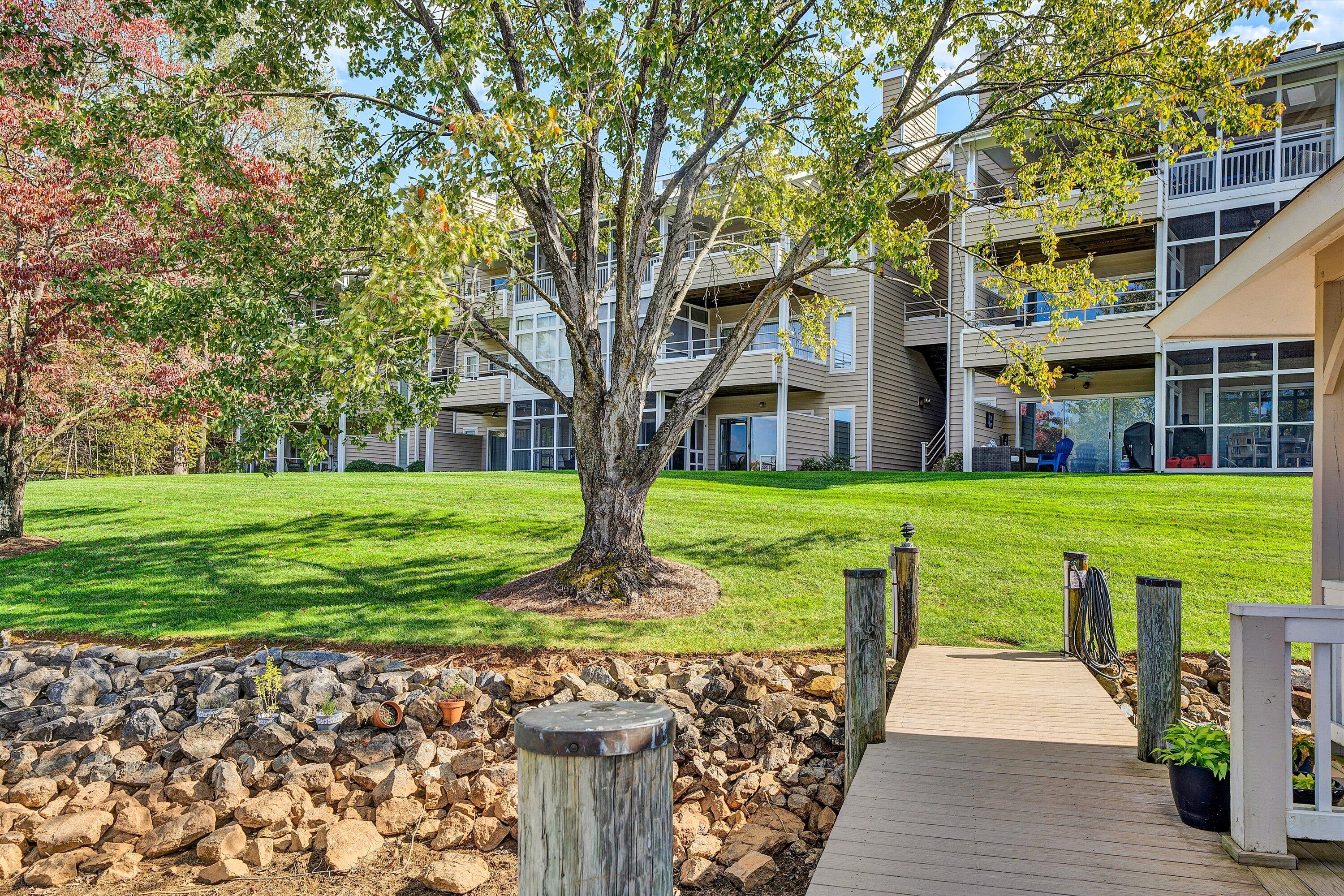 Penhook, Virginia 24137, United States, 2 Bedrooms Bedrooms, ,2 BathroomsBathrooms,Residential,Active,233136