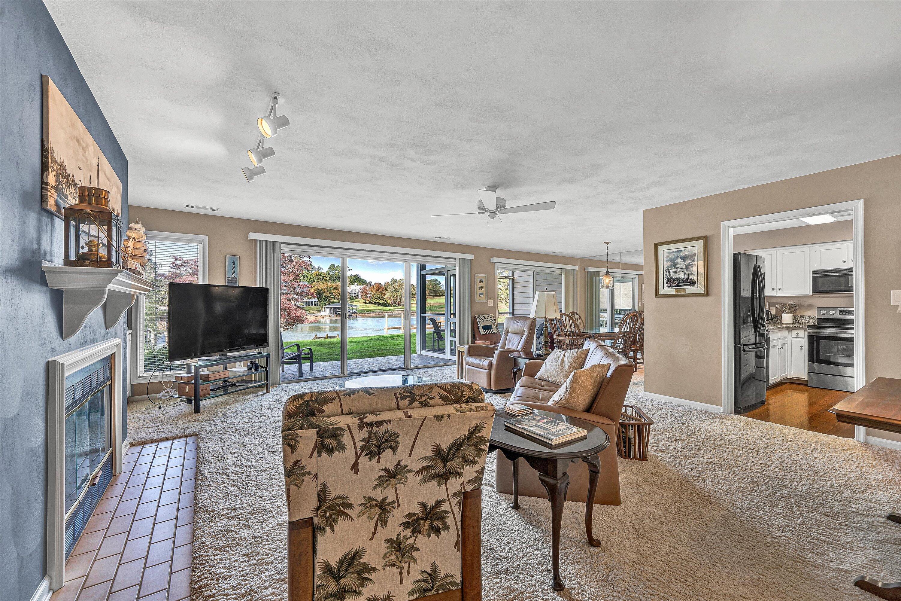 Penhook, Virginia 24137, United States, 2 Bedrooms Bedrooms, ,2 BathroomsBathrooms,Residential,Active,233136