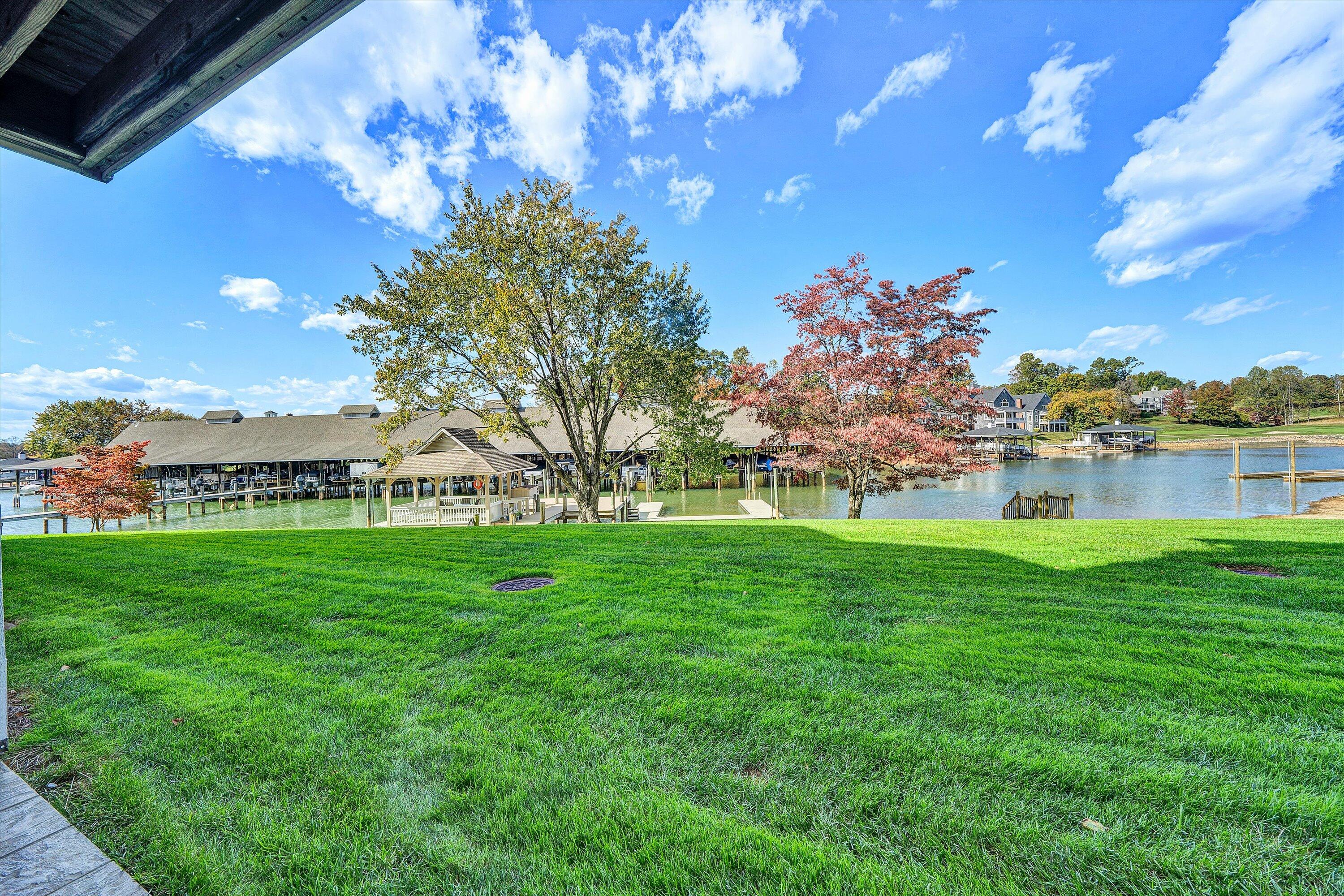 Penhook, Virginia 24137, United States, 2 Bedrooms Bedrooms, ,2 BathroomsBathrooms,Residential,Active,233136