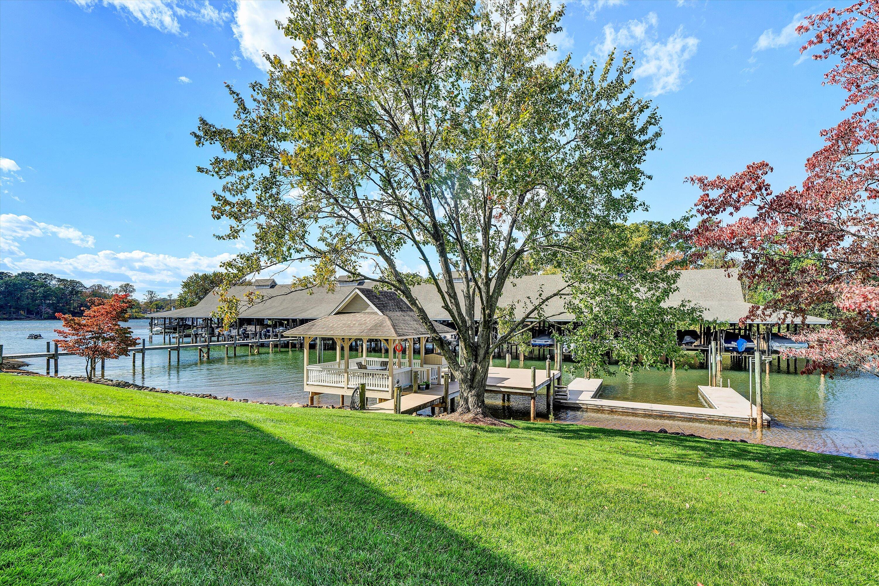 Penhook, Virginia 24137, United States, 2 Bedrooms Bedrooms, ,2 BathroomsBathrooms,Residential,Active,233136