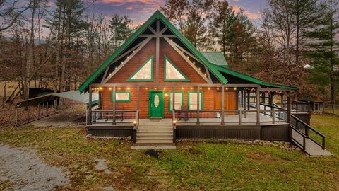 Homes For Sale - 574 Bear Hollow Trl<br/> New Castle, VA 24127