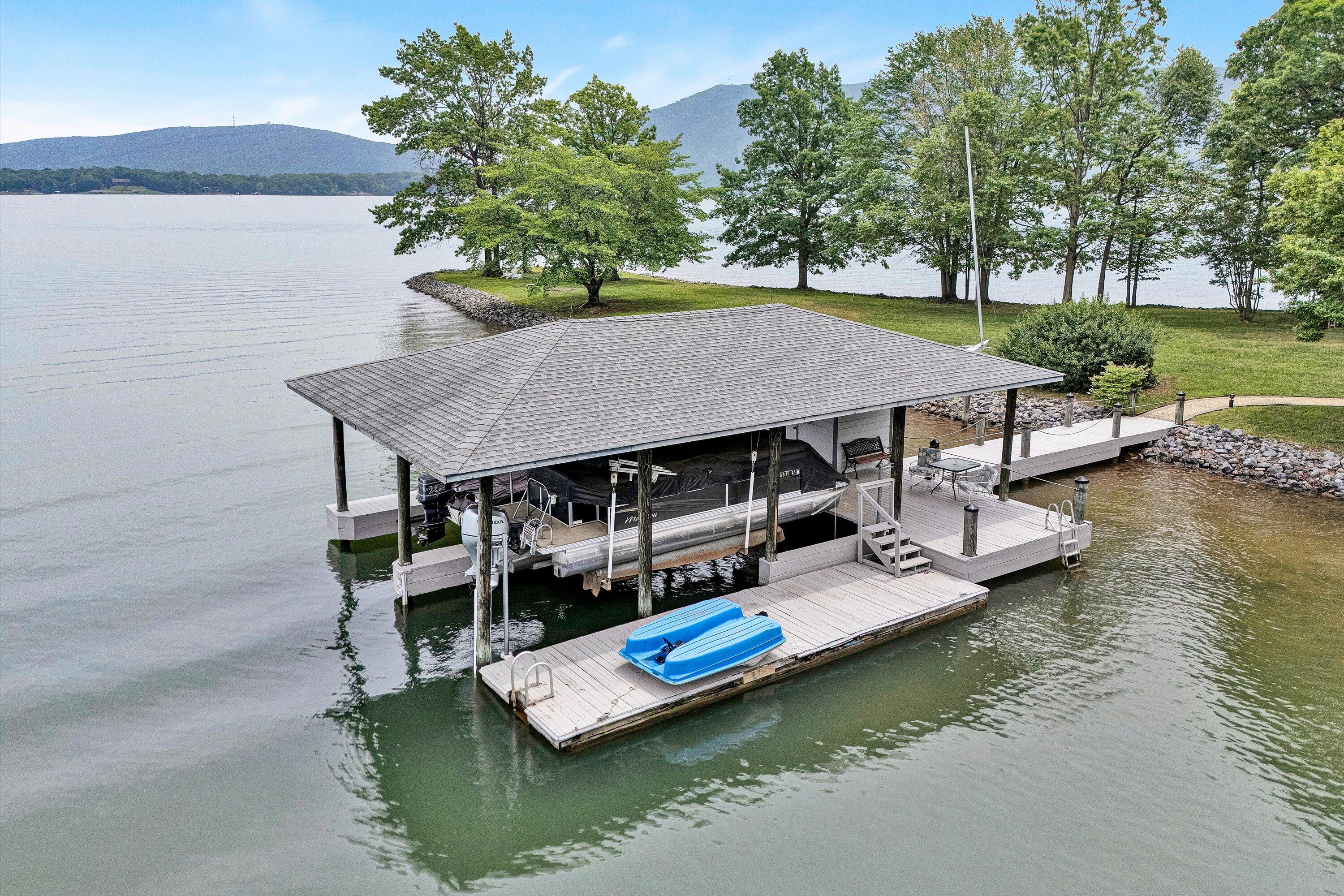 217 Anthony Home Rd, Huddleston, Virginia image 2
