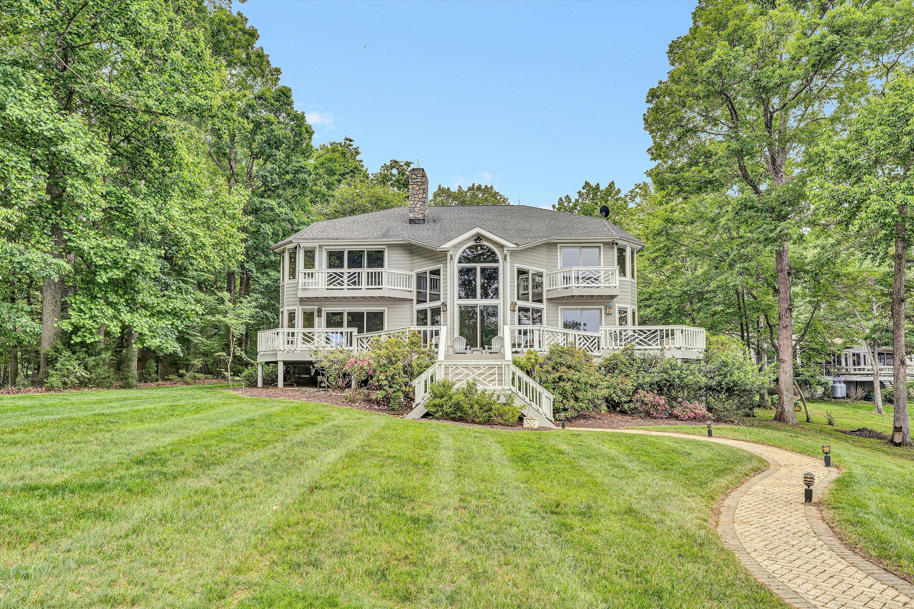 Huddleston, Virginia 24104, United States, 5 Bedrooms Bedrooms, ,4 BathroomsBathrooms,Residential,Active,134285