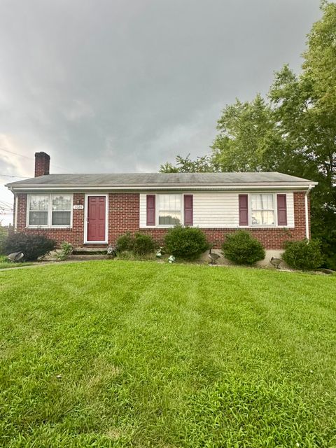 Homes For Sale - 1029 Blakemore Cir<br/> Vinton, VA 24179