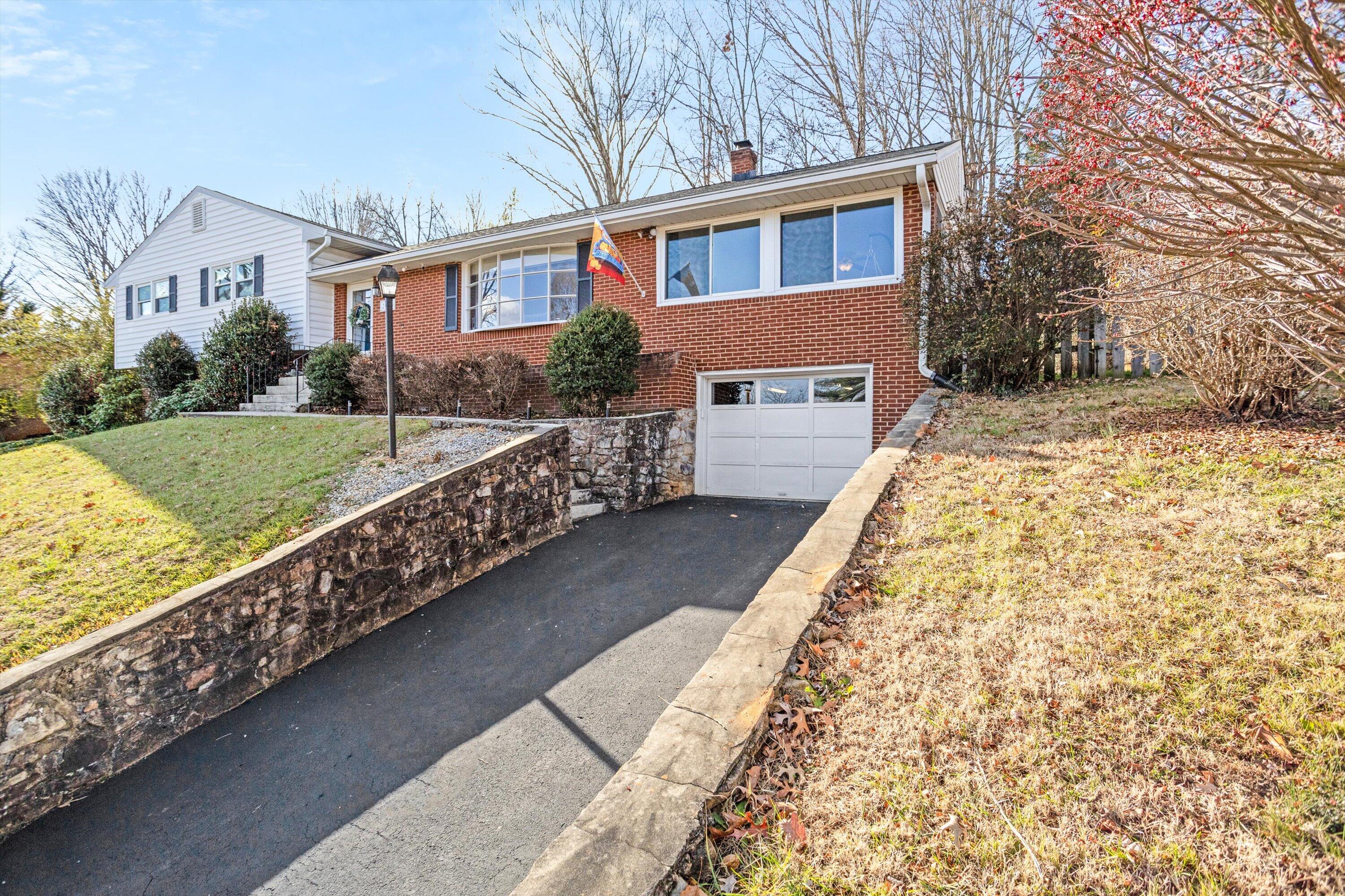 2663 Willowlawn St, Roanoke, Virginia image 2