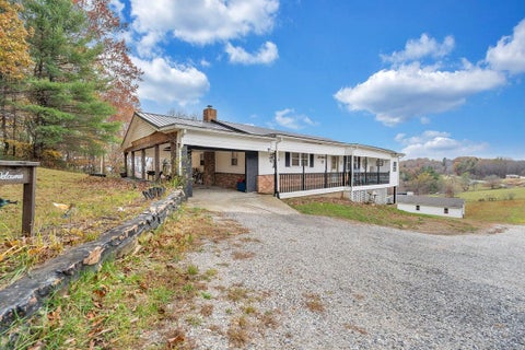 Homes For Sale - 446 Macks Mountain Rd<br/> Indian Valley, VA 24105