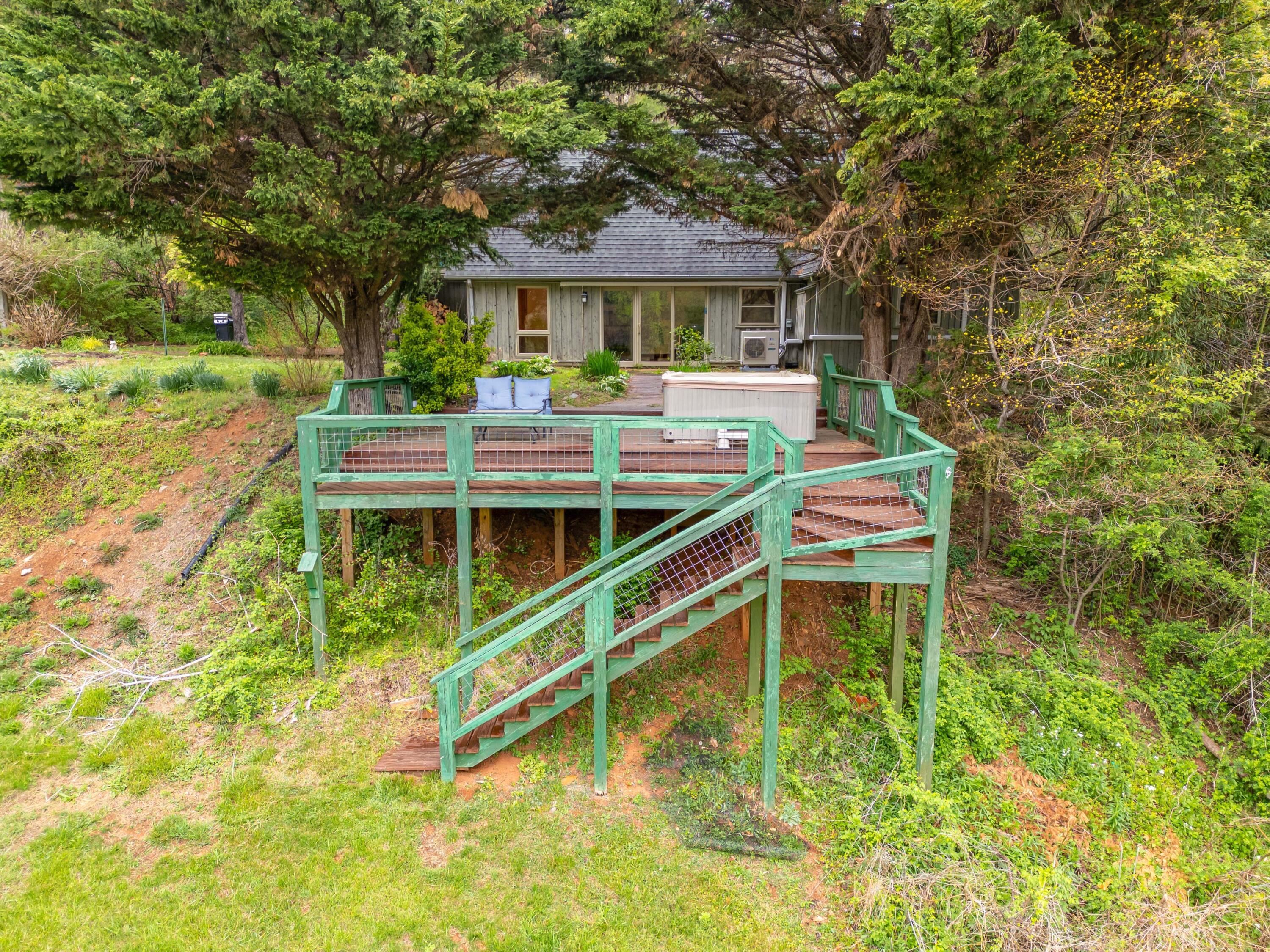 1053 Thomas Farm Rd, Floyd, Virginia image 1