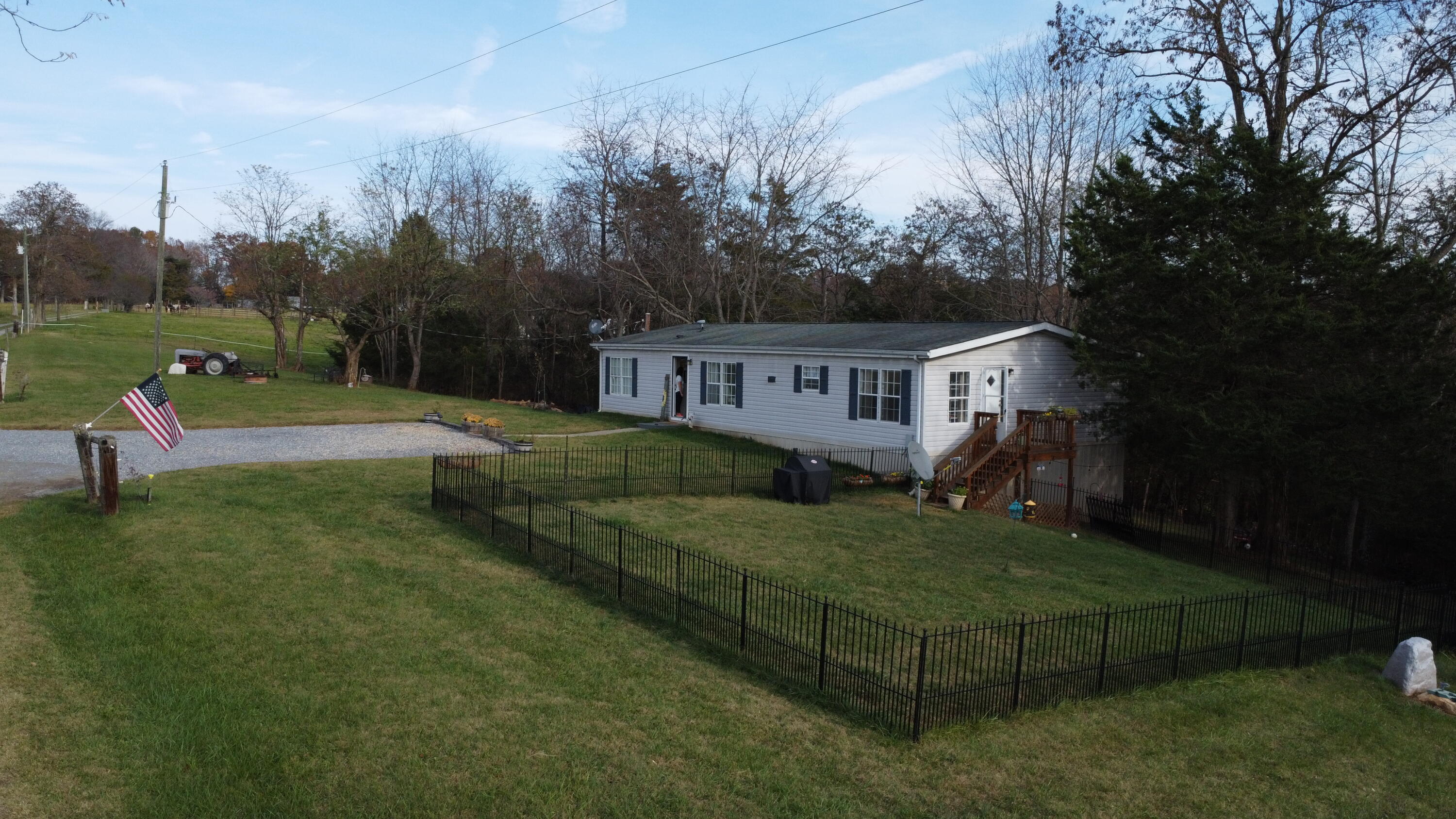 1308 Hunter Spur Dr, Moneta, Virginia image 3