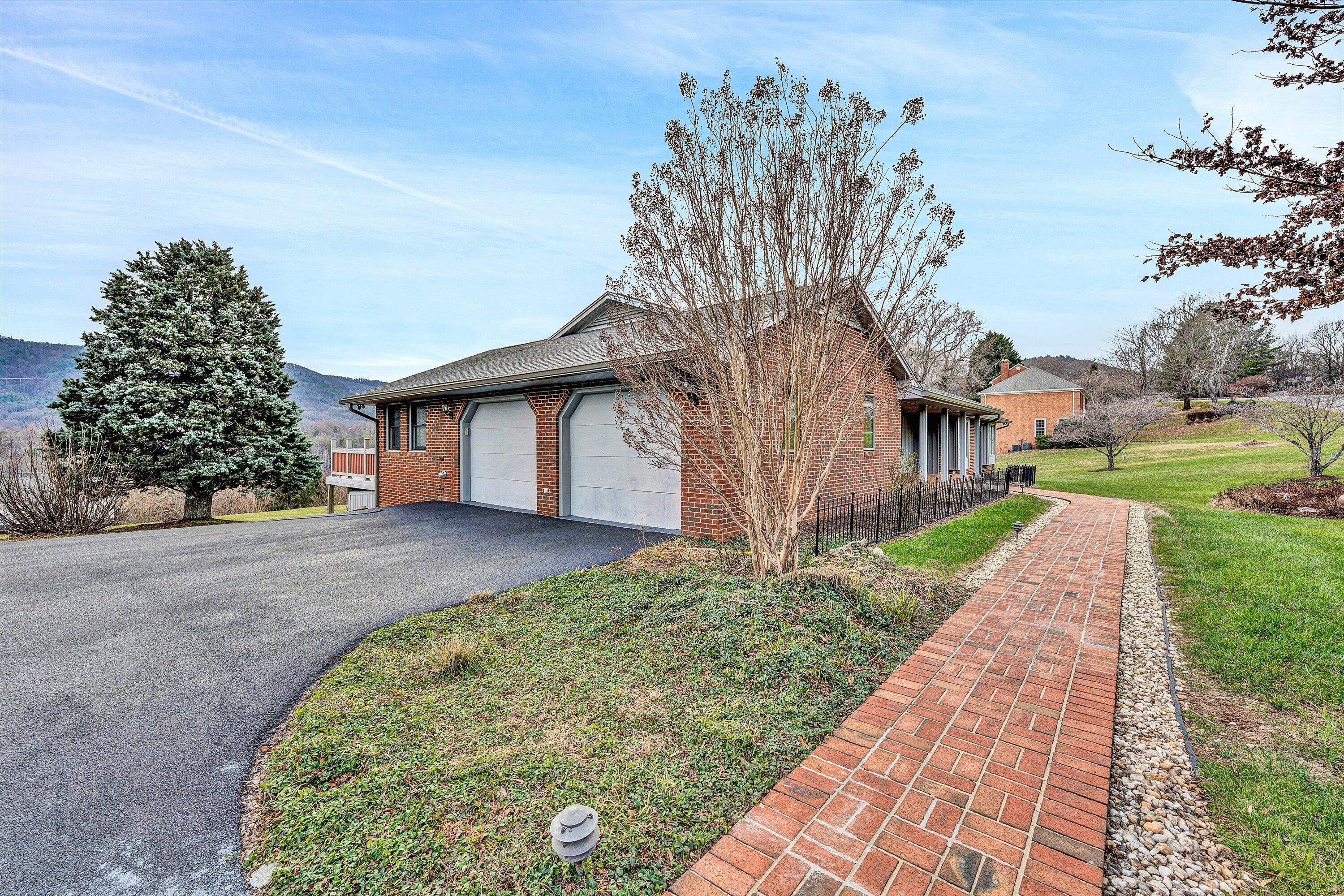 7090 Highfields Farm Trl, Roanoke, Ohio image 4