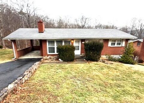 Homes For Sale - 607 Heatherton Dr<br/> Alleghany County, Covington, VA 24426