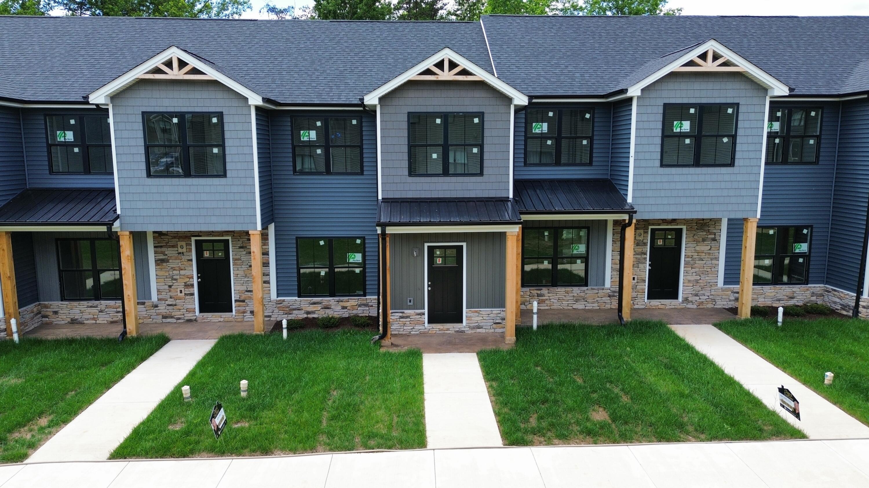 19 Villa Ct, Evington, Virginia image 4