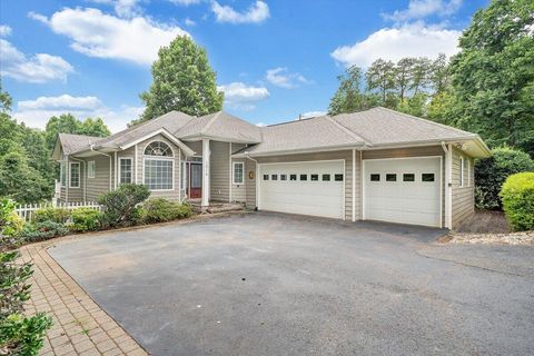 Photo of 1914 Buccaneer RD, Moneta, VA 24121 (MLS # 925941)