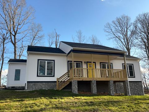 Photo of 3603 Wheatland RD, Fincastle, VA 24090 (MLS # 925948)