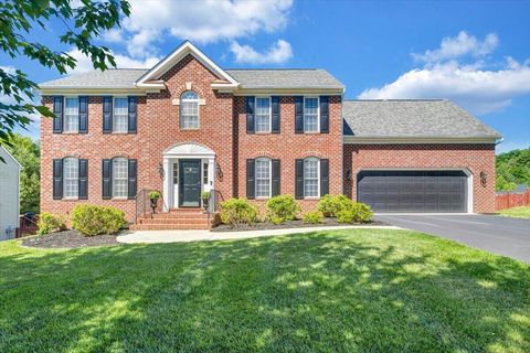 Homes For Sale - 6204 Sandhurst Dr<br/> Roanoke, VA 24018