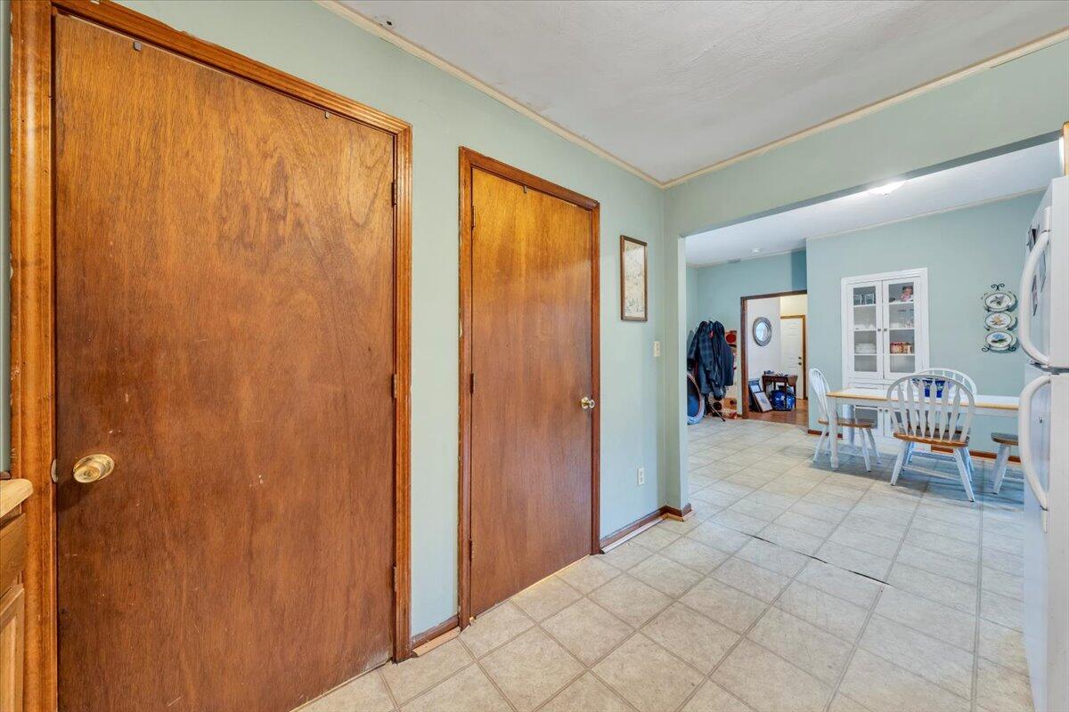 304 Fairfax Ave, Roanoke, Ohio image 10