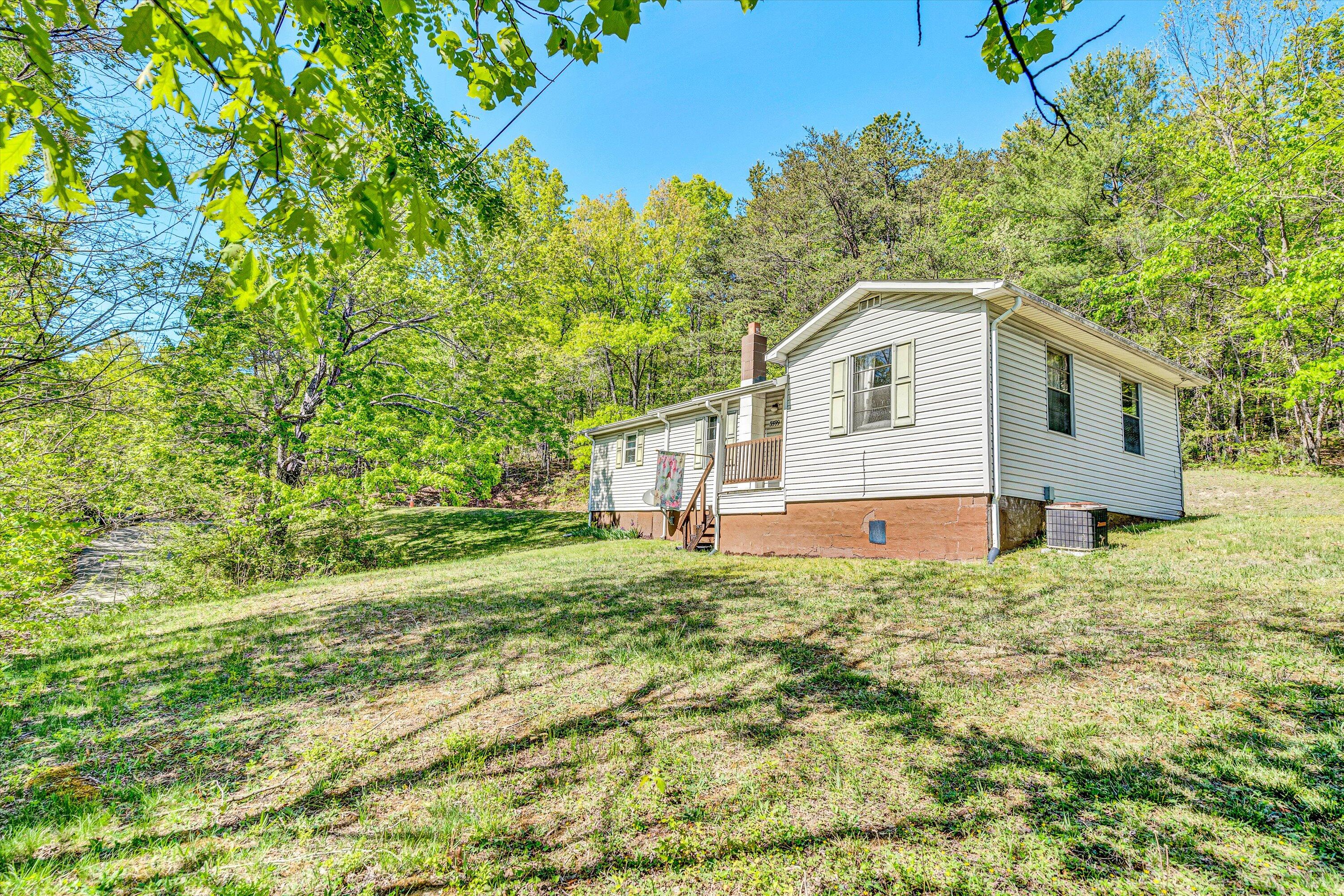 3599 Catawba Valley Dr, Salem, Ohio image 2