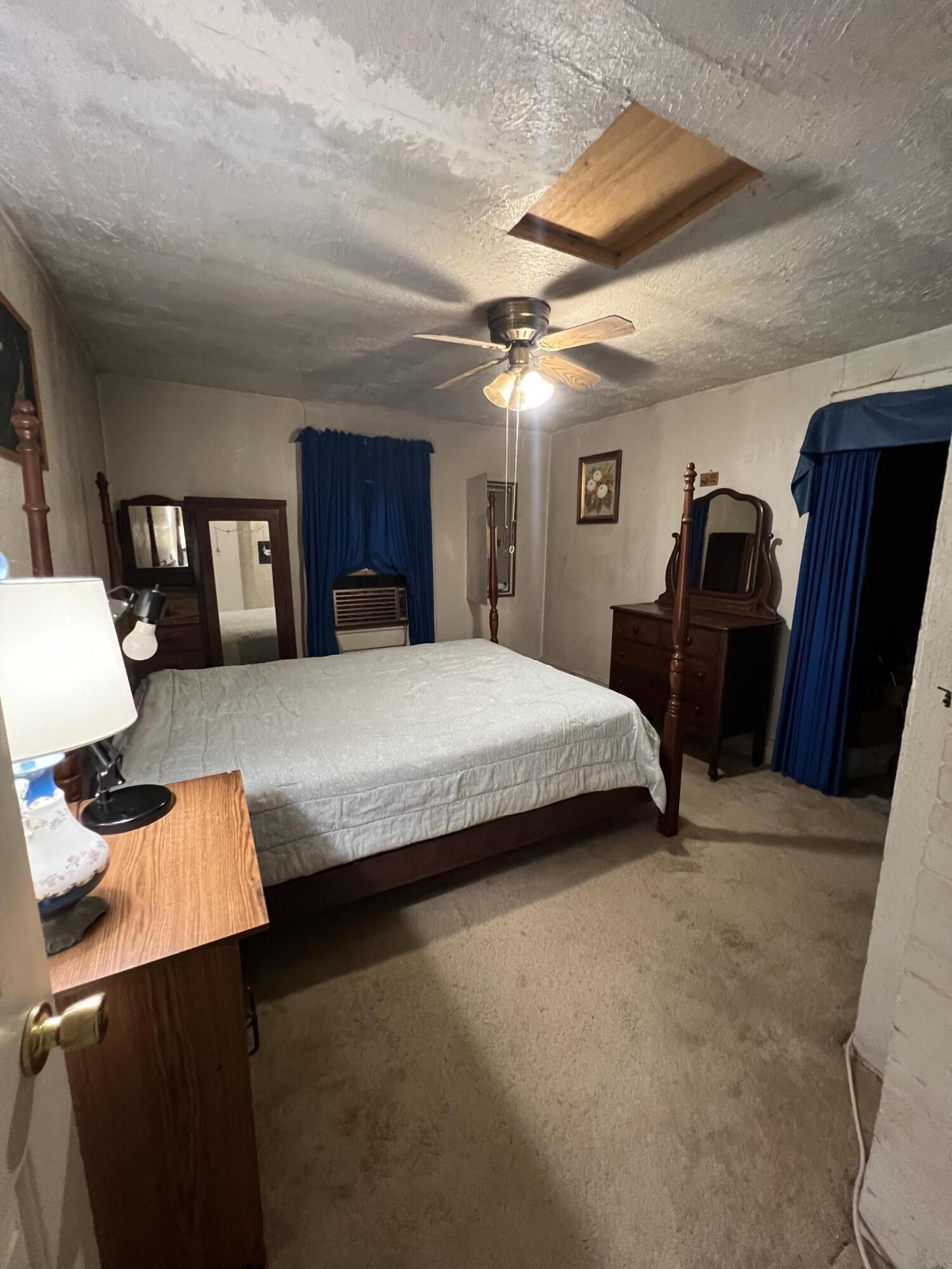 Roanoke, Virginia 24014, United States, 2 Bedrooms Bedrooms, ,1 BathroomBathrooms,Residential,Pending,40498