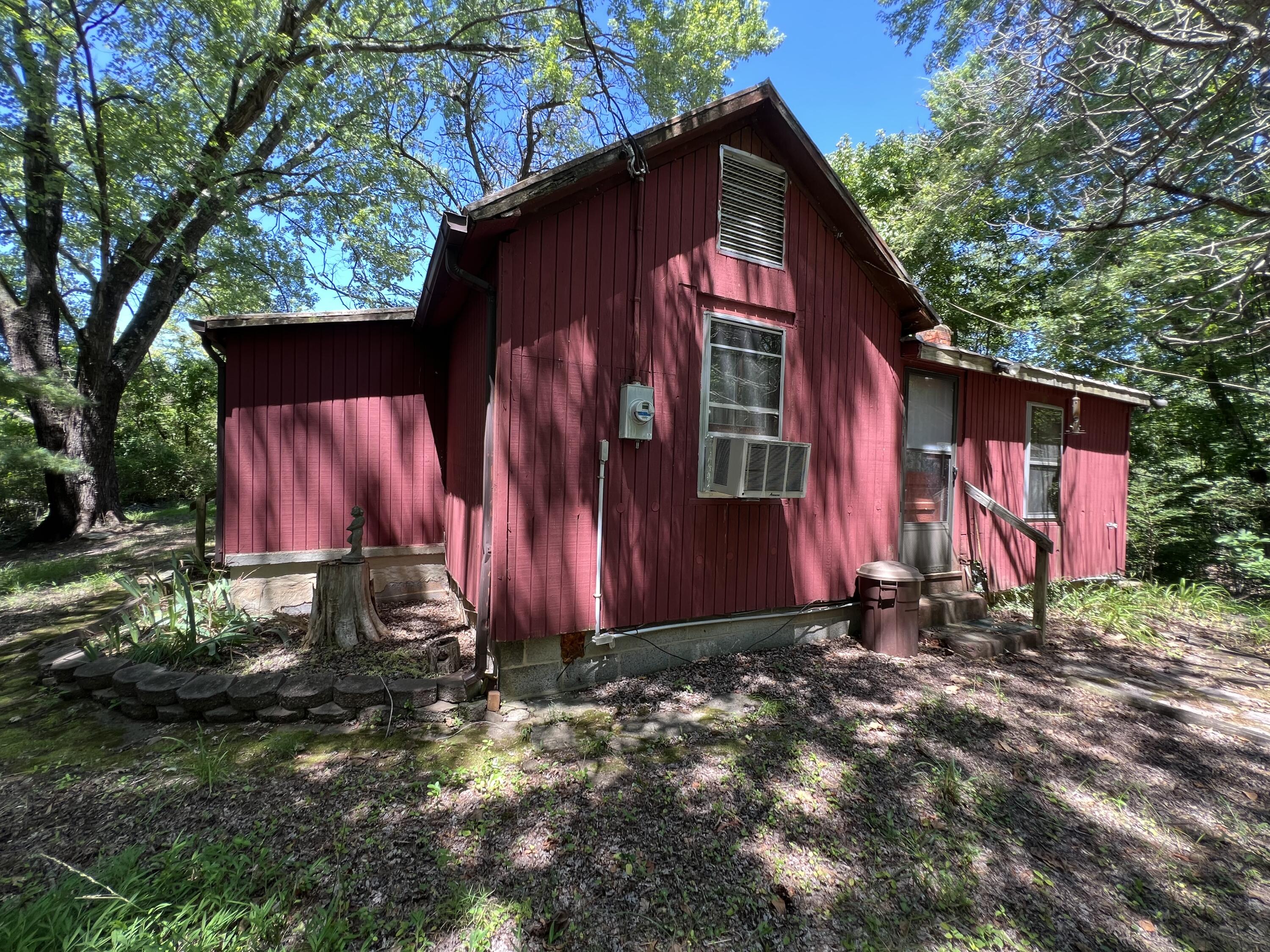 Roanoke, Virginia 24014, United States, 2 Bedrooms Bedrooms, ,1 BathroomBathrooms,Residential,Pending,40498