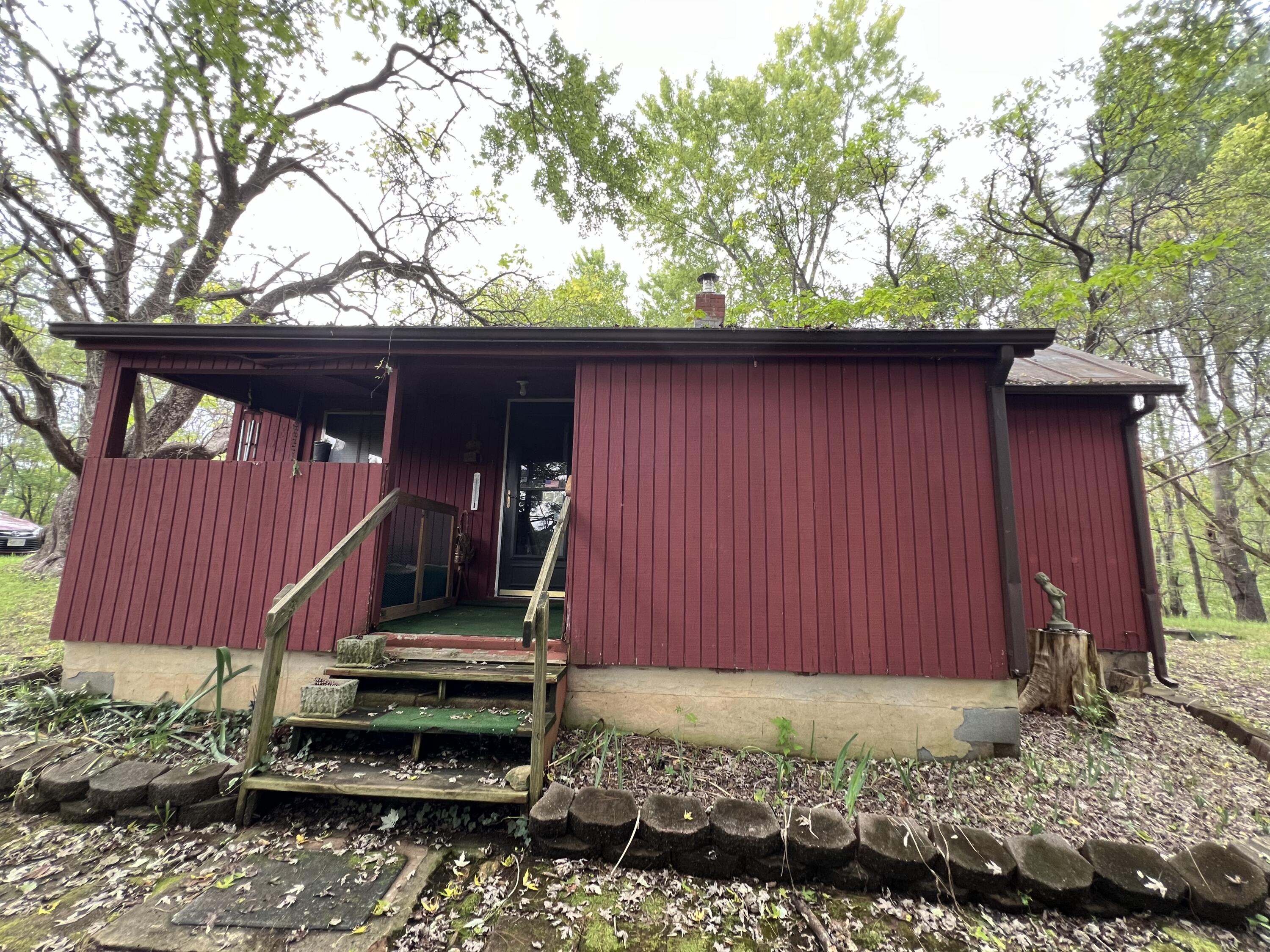 Roanoke, Virginia 24014, United States, 2 Bedrooms Bedrooms, ,1 BathroomBathrooms,Residential,Pending,40498