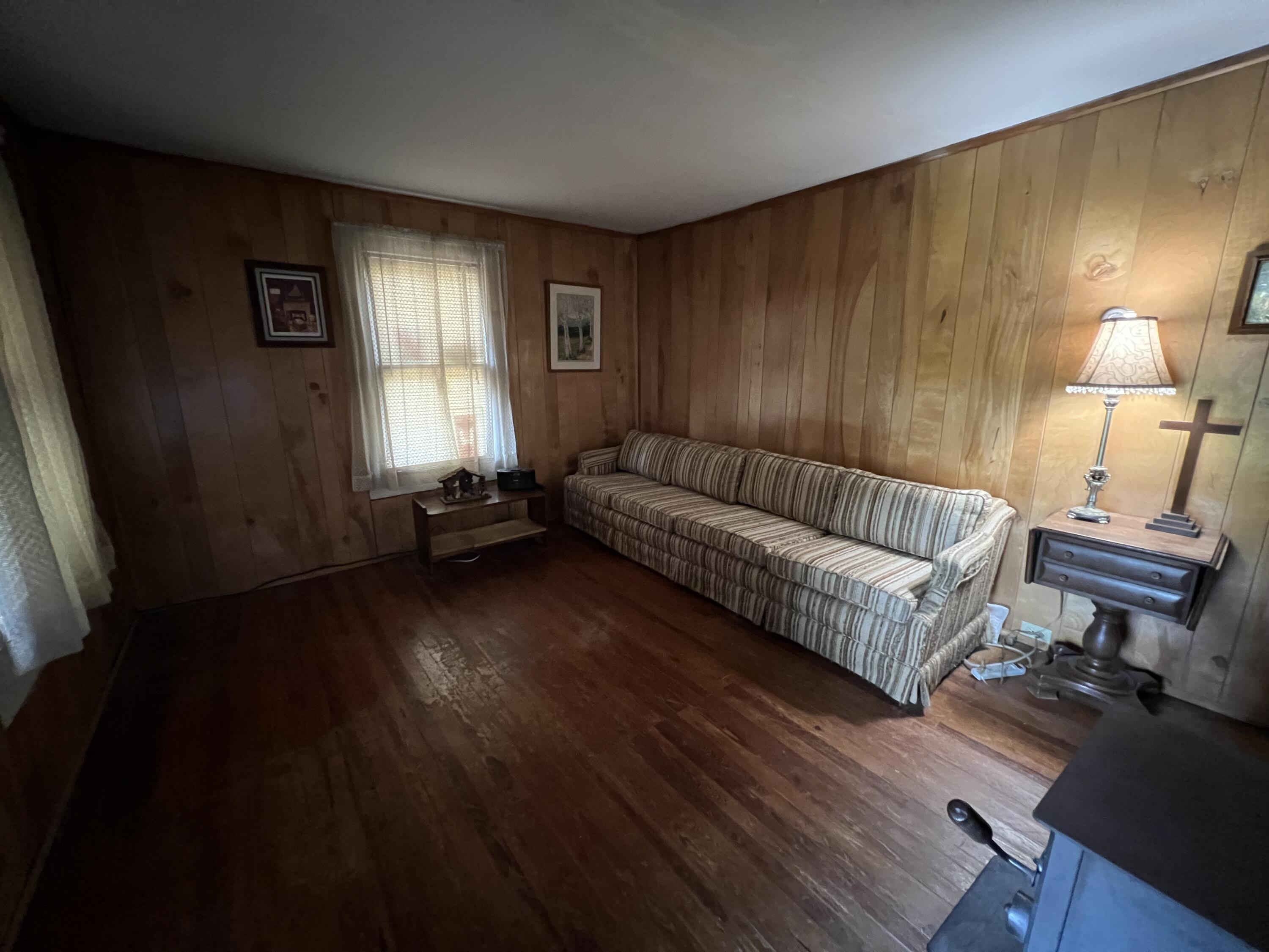 Roanoke, Virginia 24014, United States, 2 Bedrooms Bedrooms, ,1 BathroomBathrooms,Residential,Pending,40498