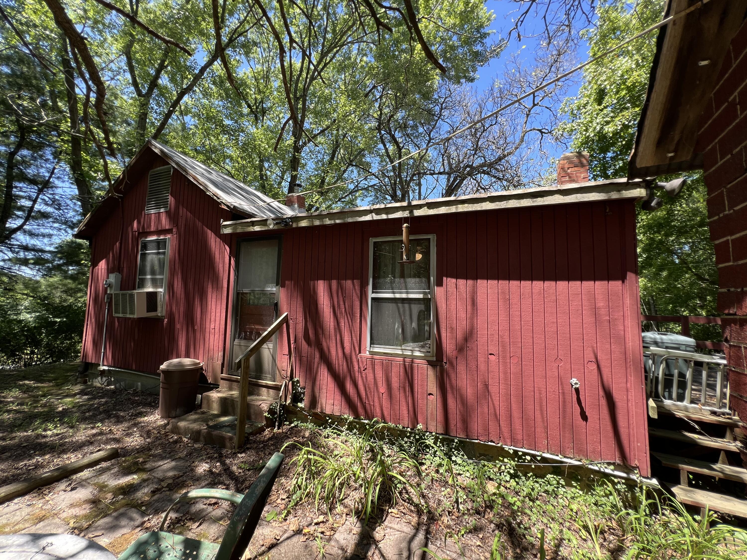 Roanoke, Virginia 24014, United States, 2 Bedrooms Bedrooms, ,1 BathroomBathrooms,Residential,Pending,40498