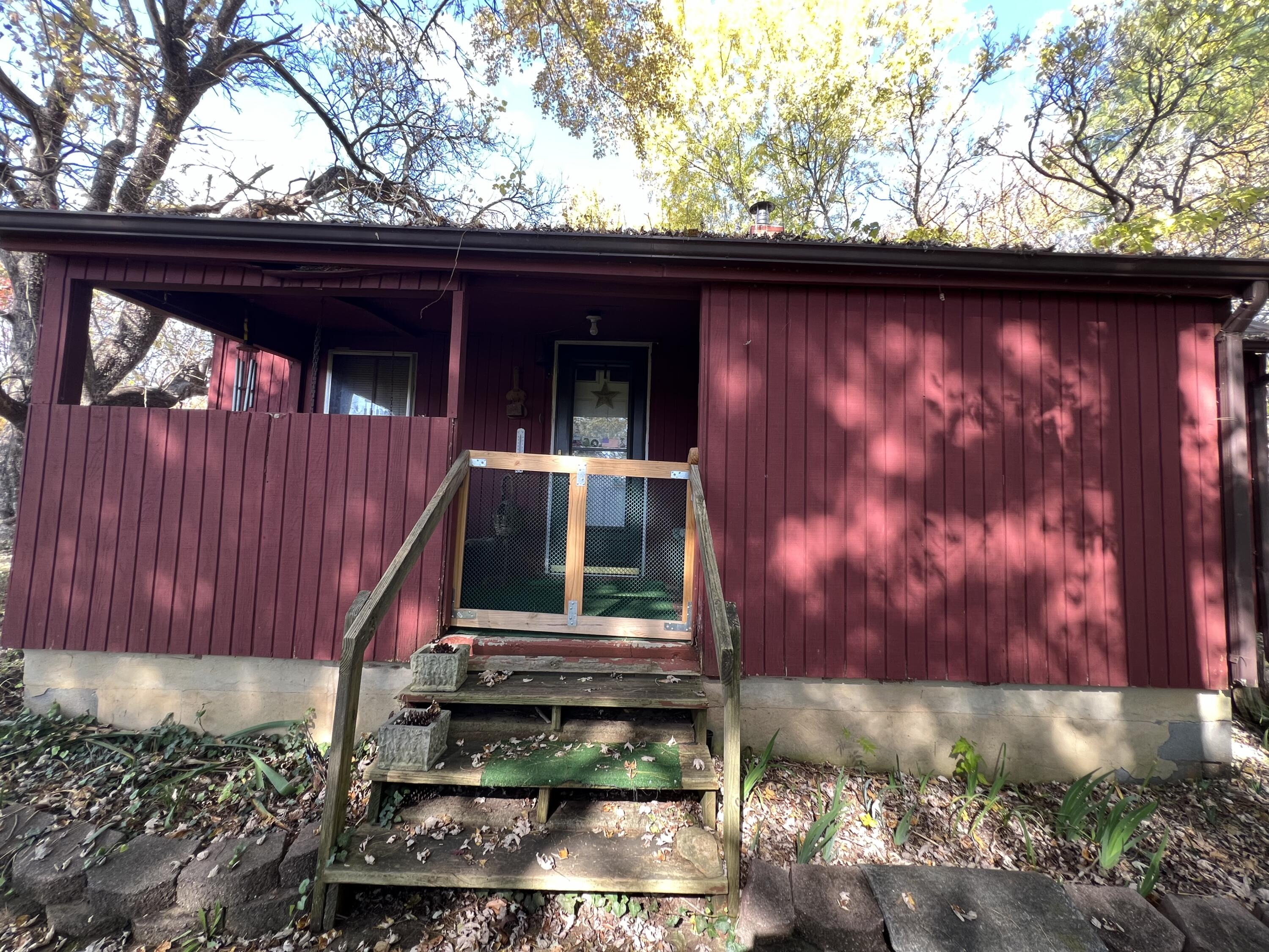 Roanoke, Virginia 24014, United States, 2 Bedrooms Bedrooms, ,1 BathroomBathrooms,Residential,Pending,40498