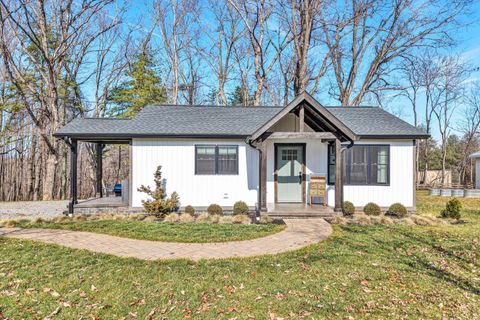 Photo of 1990 Edwardsville RD, Hardy, VA 24101 (MLS # 924938)