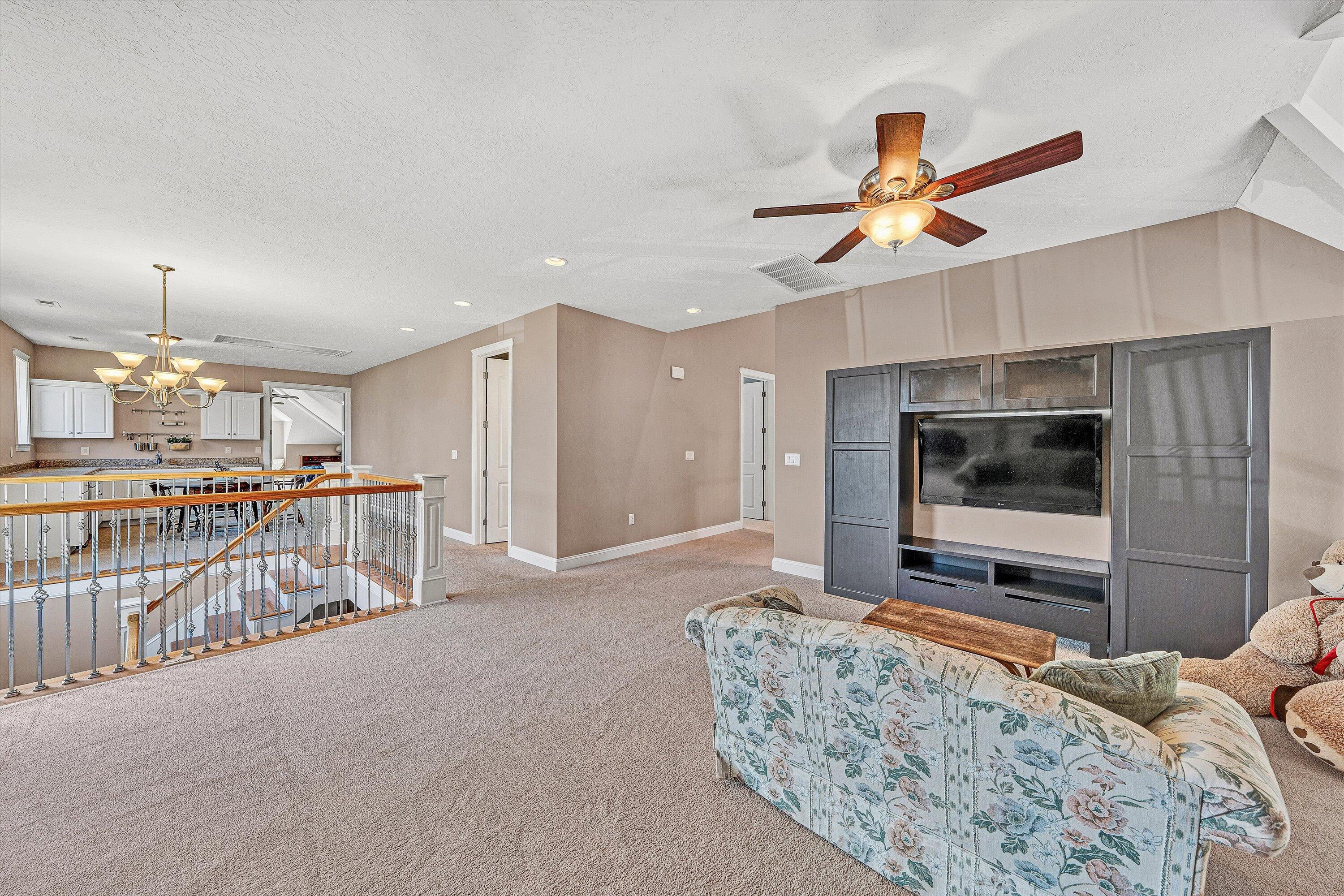 Moneta, Virginia, 24121, United States, 5 Bedrooms Bedrooms, ,6 BathroomsBathrooms,Residential,Active,1973555
