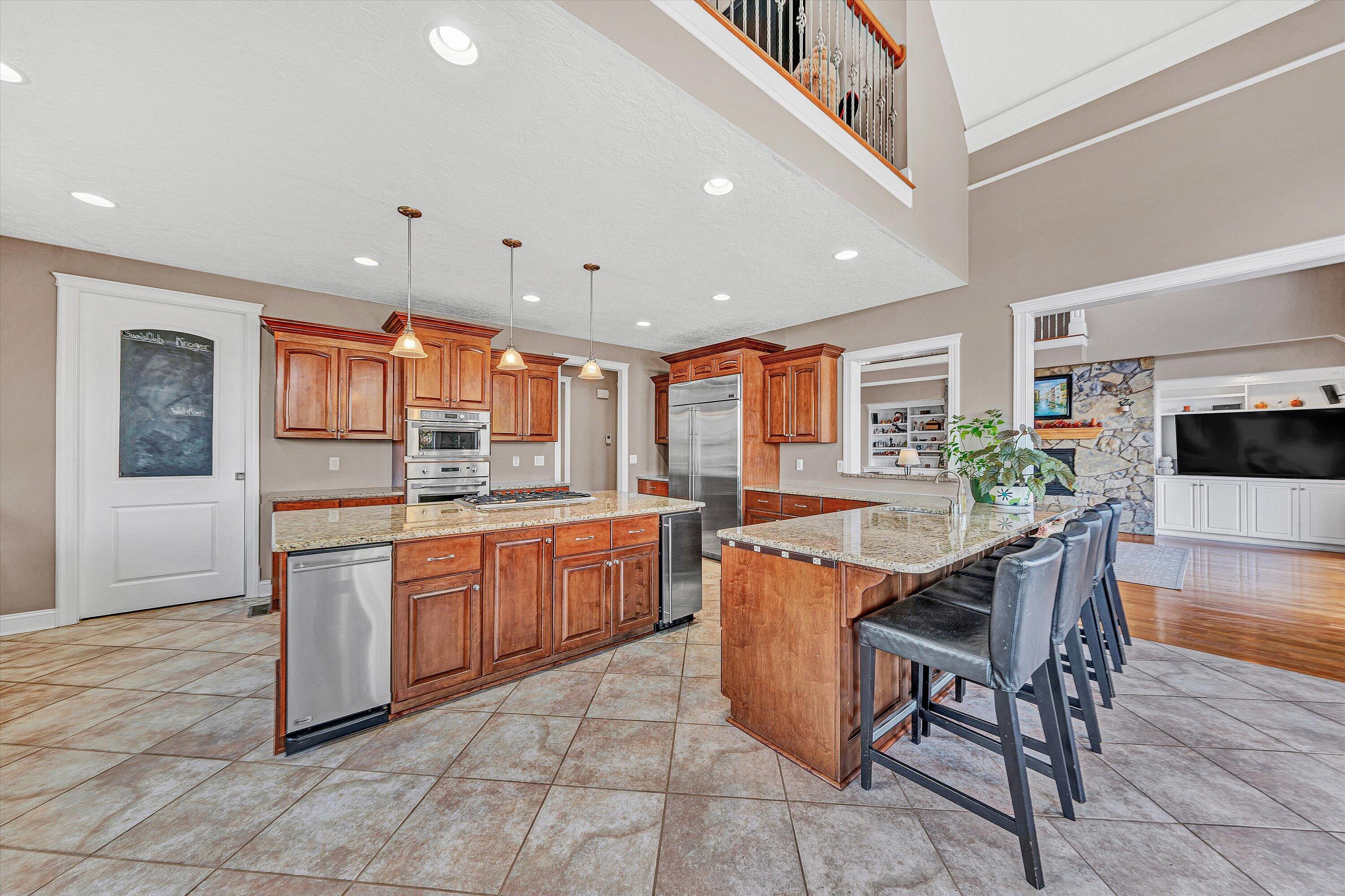 Moneta, Virginia, 24121, United States, 5 Bedrooms Bedrooms, ,6 BathroomsBathrooms,Residential,Active,1973555
