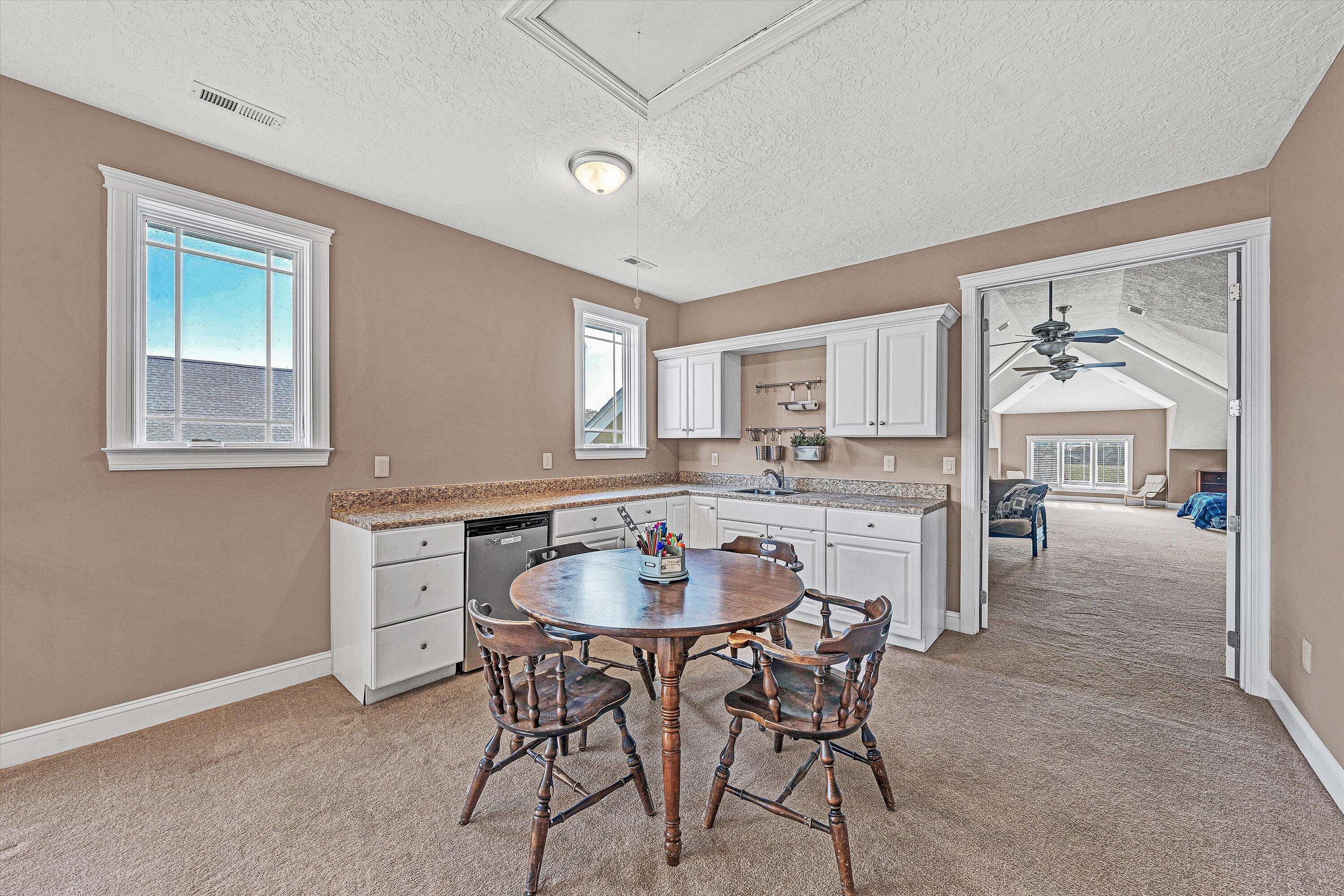 Moneta, Virginia, 24121, United States, 5 Bedrooms Bedrooms, ,6 BathroomsBathrooms,Residential,Active,1973555