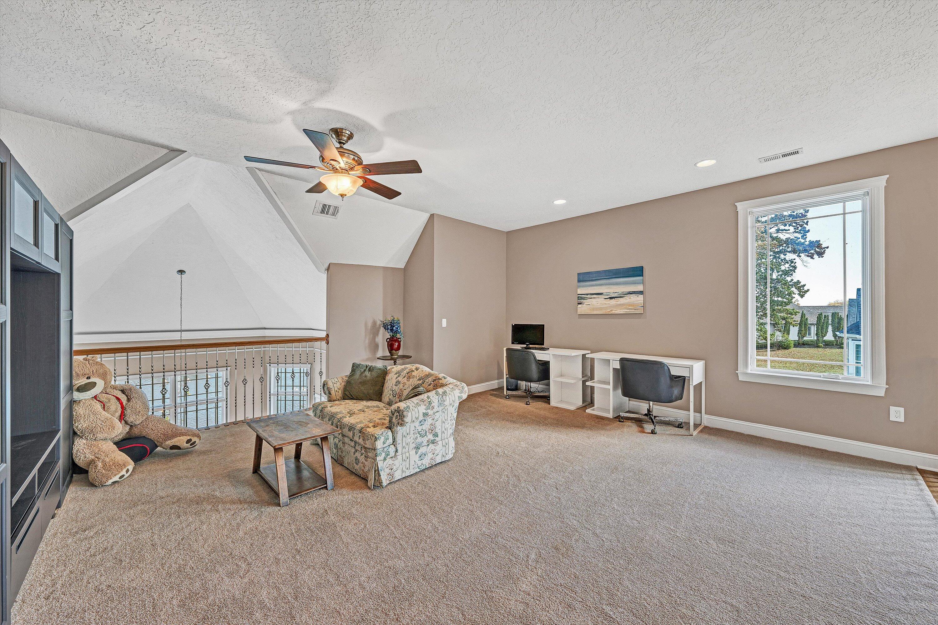 Moneta, Virginia, 24121, United States, 5 Bedrooms Bedrooms, ,6 BathroomsBathrooms,Residential,Active,1973555