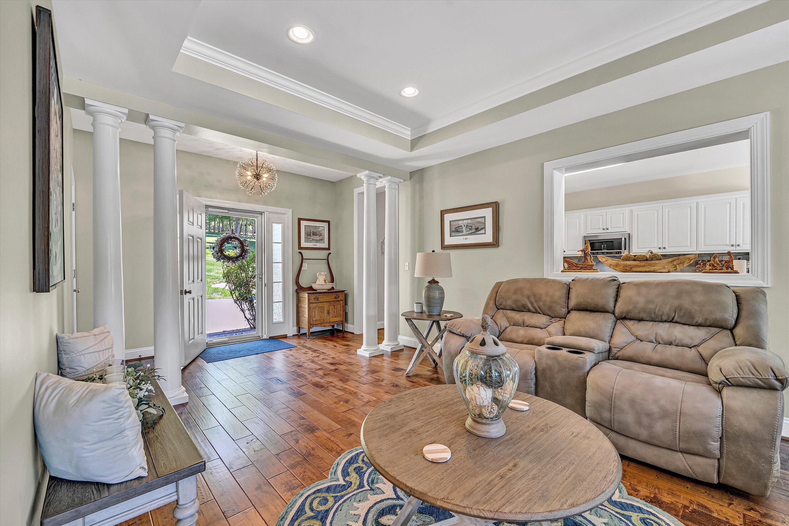 Moneta, Virginia, 24121, United States, 3 Bedrooms Bedrooms, ,3 BathroomsBathrooms,Residential,Active,2044179
