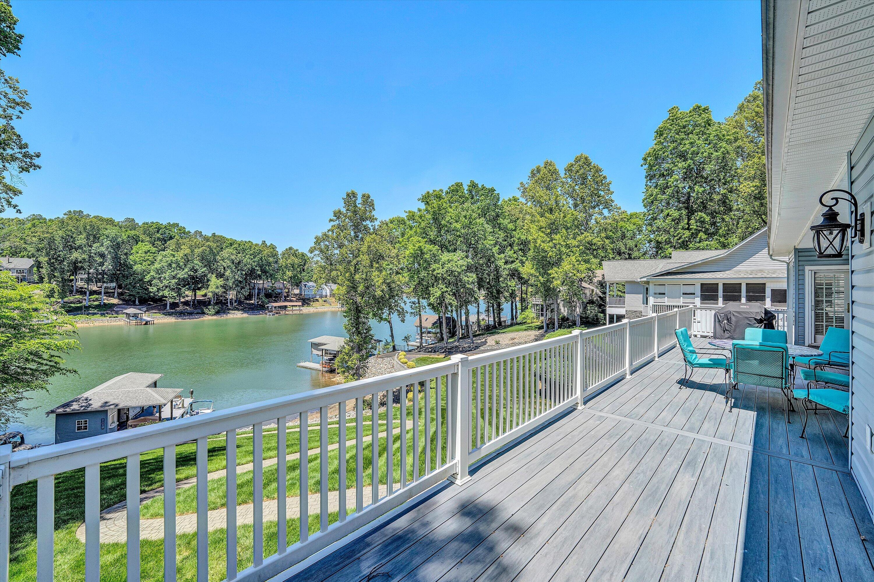 Moneta, Virginia, 24121, United States, 3 Bedrooms Bedrooms, ,3 BathroomsBathrooms,Residential,Active,2044179