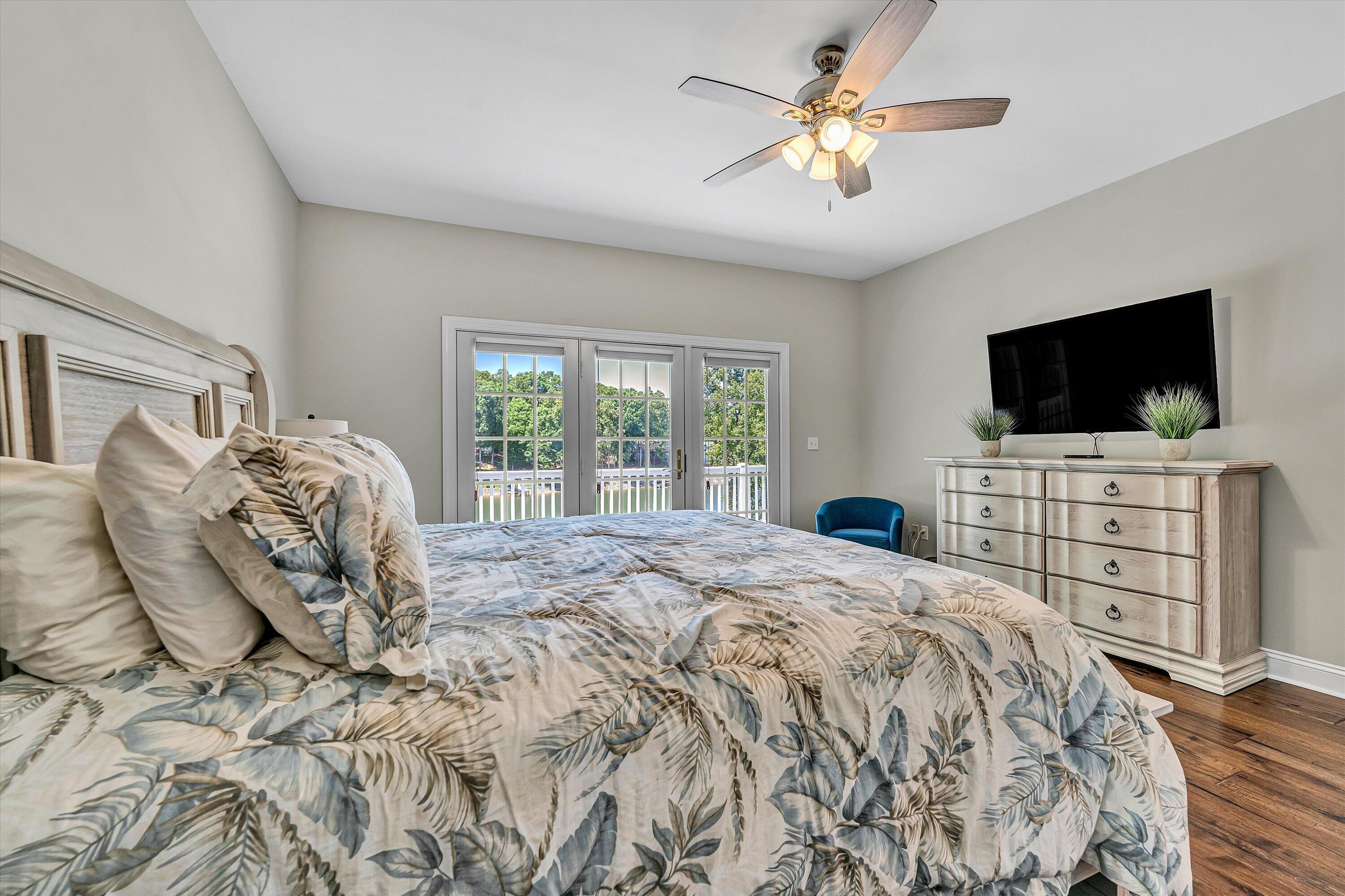 Moneta, Virginia, 24121, United States, 3 Bedrooms Bedrooms, ,3 BathroomsBathrooms,Residential,Active,2044179