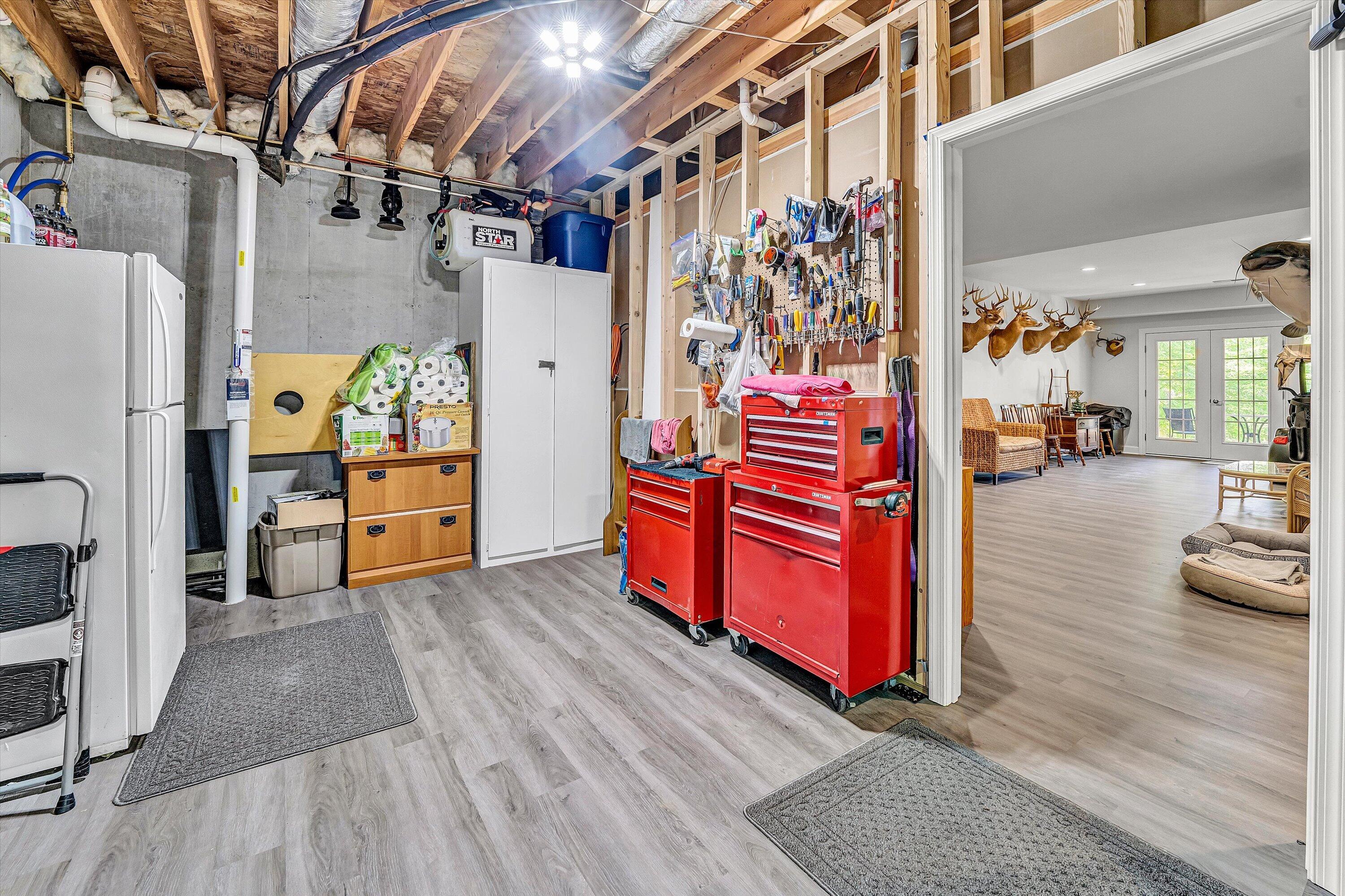 Moneta, Virginia, 24121, United States, 3 Bedrooms Bedrooms, ,3 BathroomsBathrooms,Residential,Active,2044179