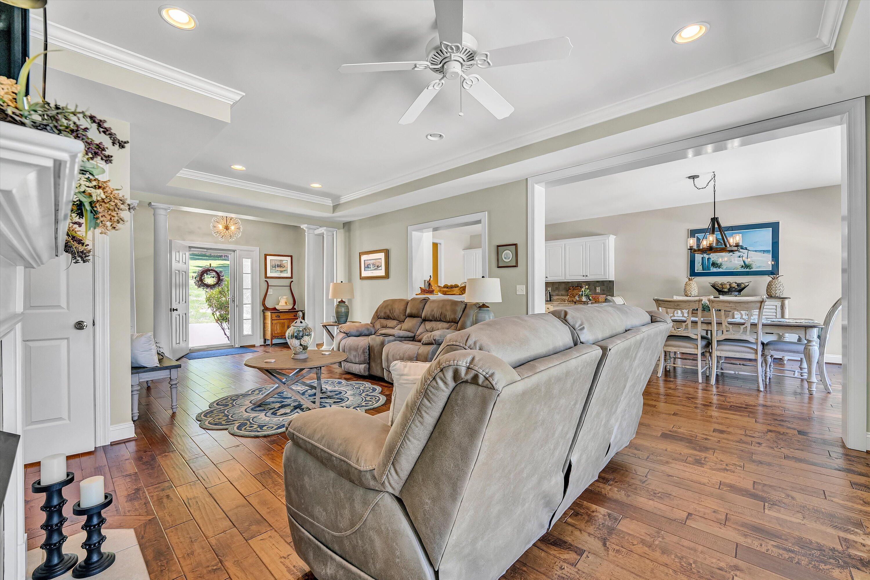 Moneta, Virginia, 24121, United States, 3 Bedrooms Bedrooms, ,3 BathroomsBathrooms,Residential,Active,2044179