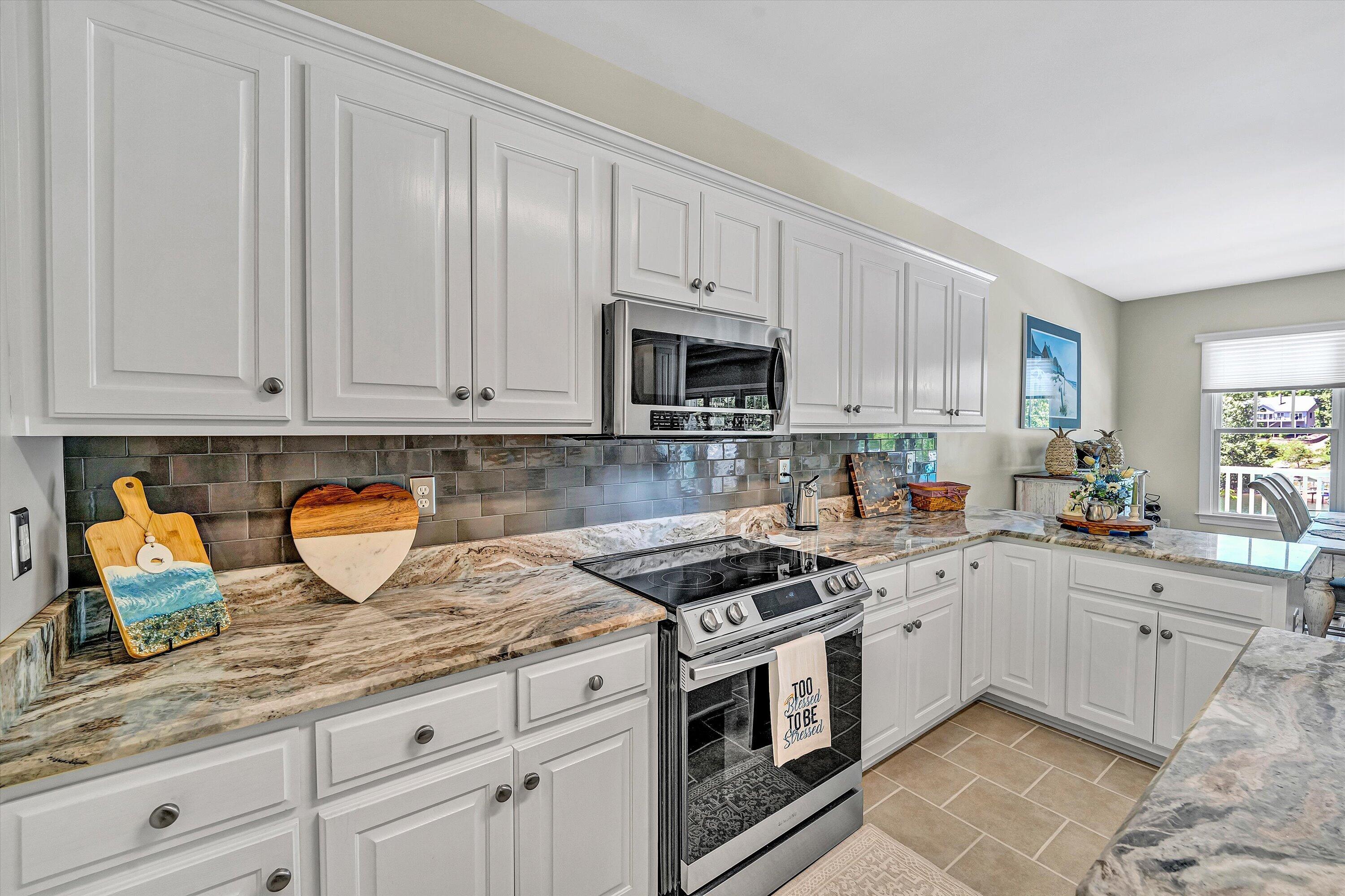 Moneta, Virginia, 24121, United States, 3 Bedrooms Bedrooms, ,3 BathroomsBathrooms,Residential,Active,2044179