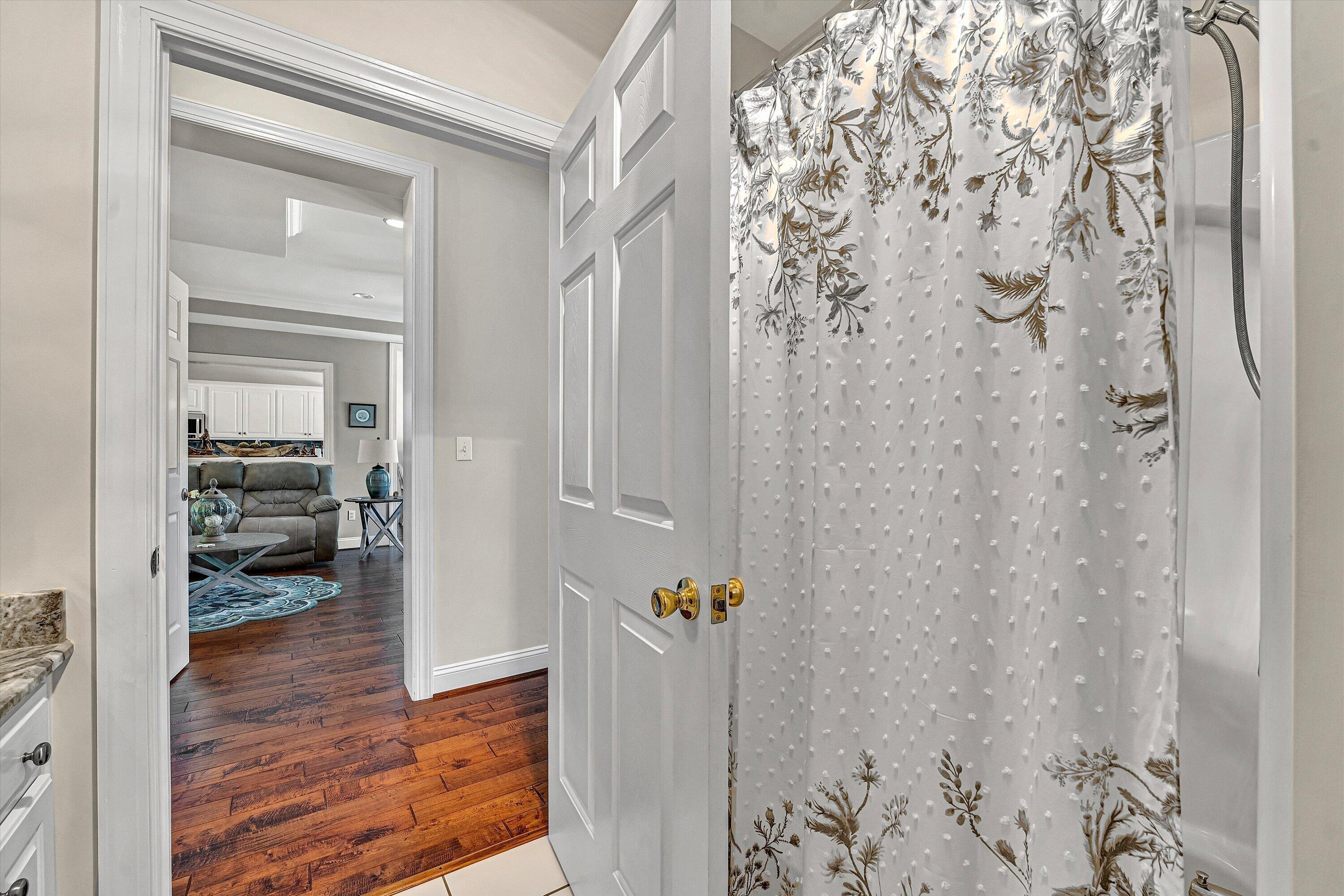 Moneta, Virginia, 24121, United States, 3 Bedrooms Bedrooms, ,3 BathroomsBathrooms,Residential,Active,2044179