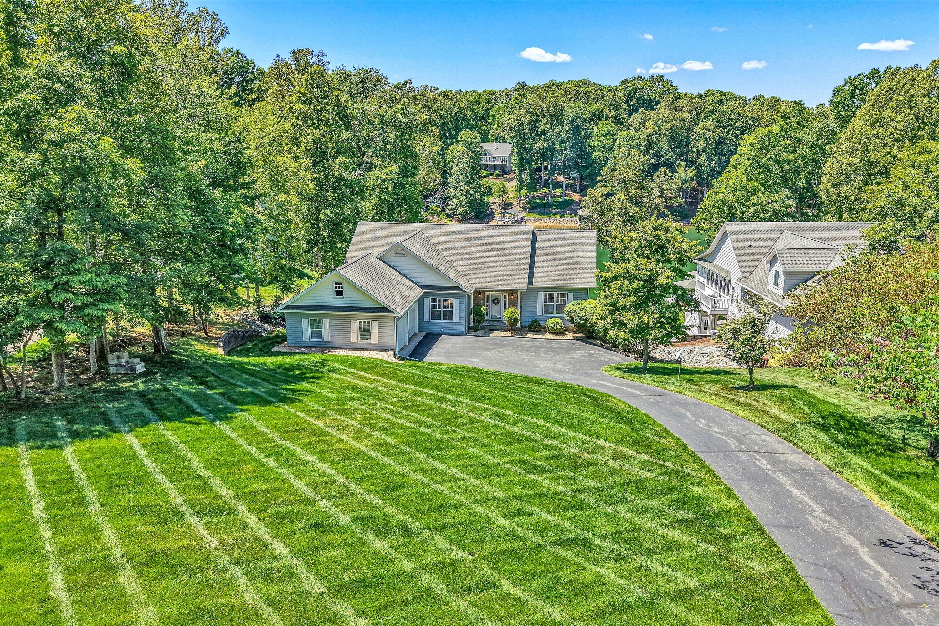 Moneta, Virginia, 24121, United States, 3 Bedrooms Bedrooms, ,3 BathroomsBathrooms,Residential,Active,2044179