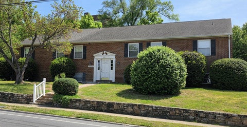 Apartment For Rent - 301 E Cleveland Ave #1<br/> Roanoke County, Vinton, VA 24179