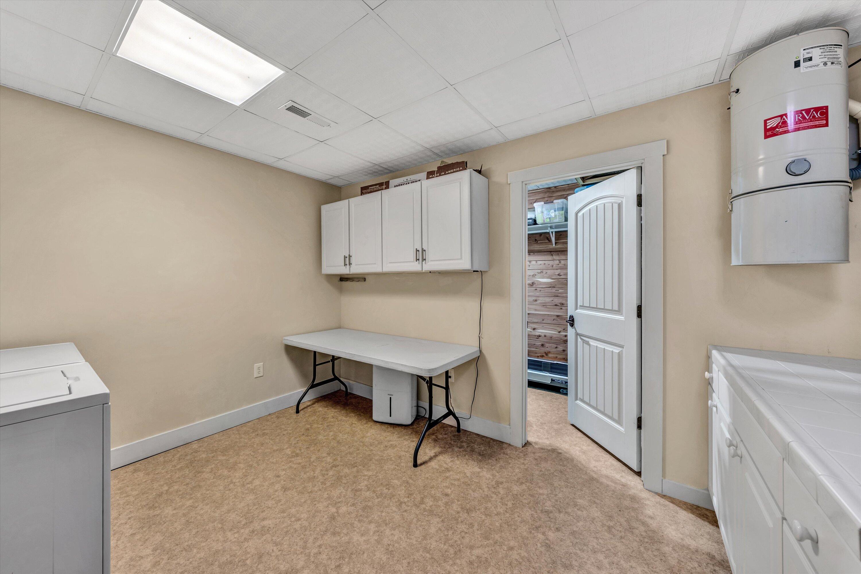 Penhook, Virginia 24137, United States, 4 Bedrooms Bedrooms, ,4 BathroomsBathrooms,Residential,Pending,24325