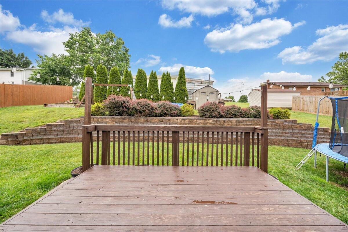 590 Keystone Dr, Christiansburg, Virginia image 38