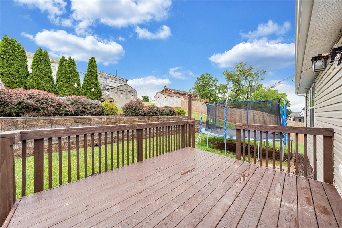 590 Keystone Dr, Christiansburg, Virginia image 37