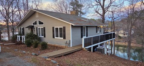 Homes For Sale - 1085 Azalea Dr<br/> Moneta, VA 24121