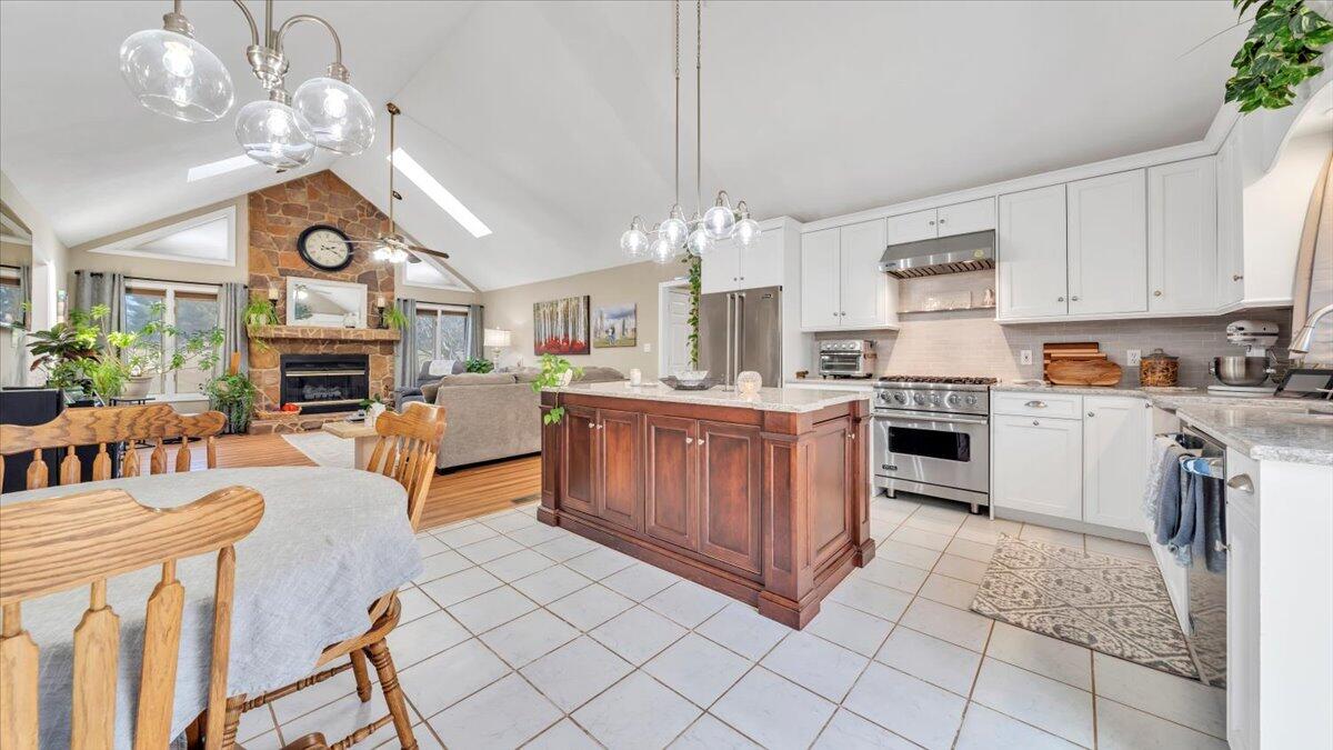 2469 Morgans Mill Rd, Goodview, Virginia image 10