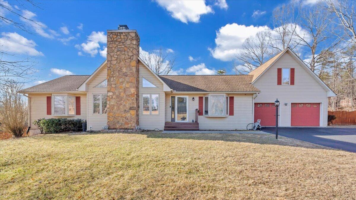 2469 Morgans Mill Rd, Goodview, Virginia image 2